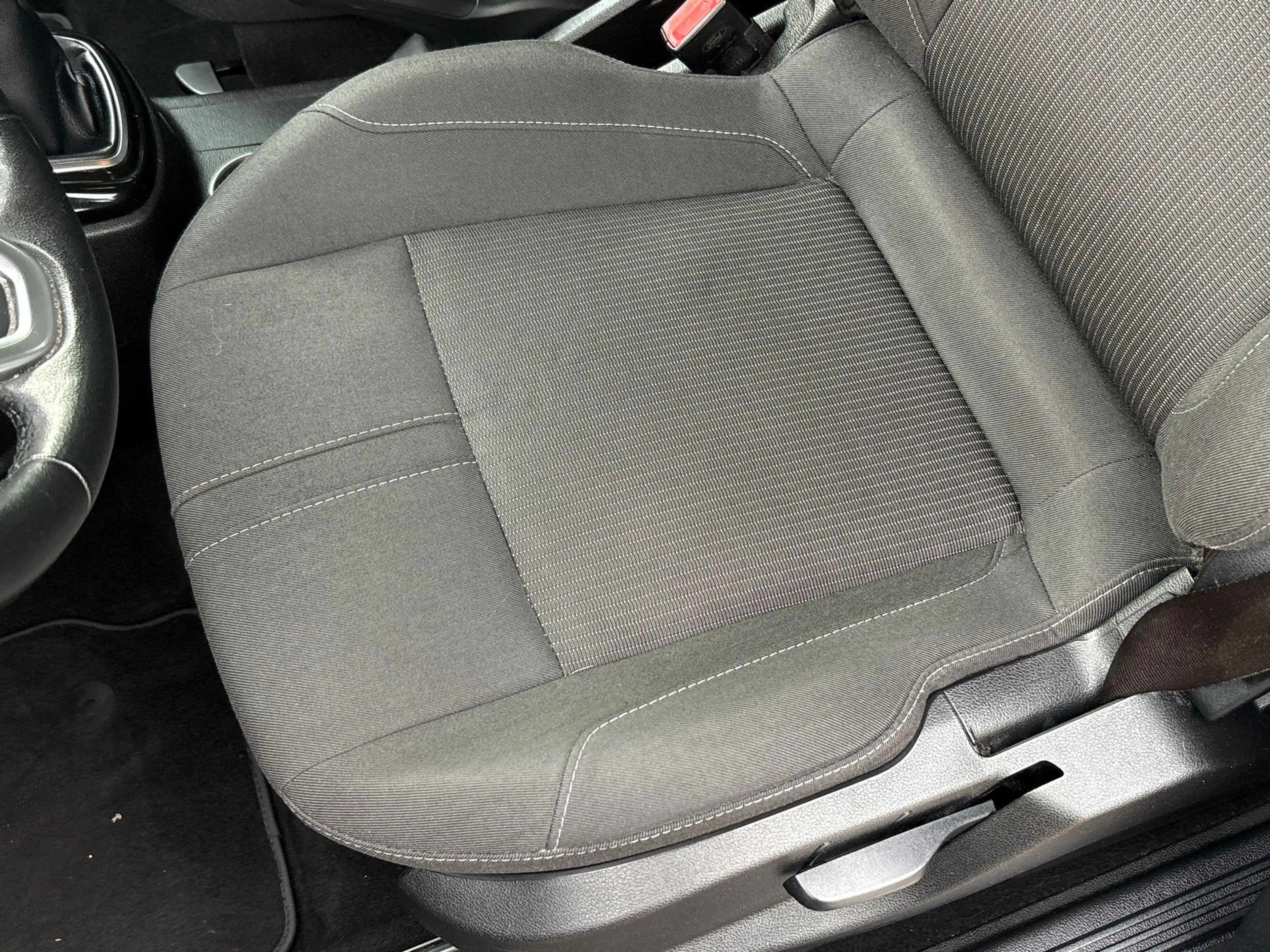 Ford B-Max 1.0 EcoBoost Titanium — photo 10