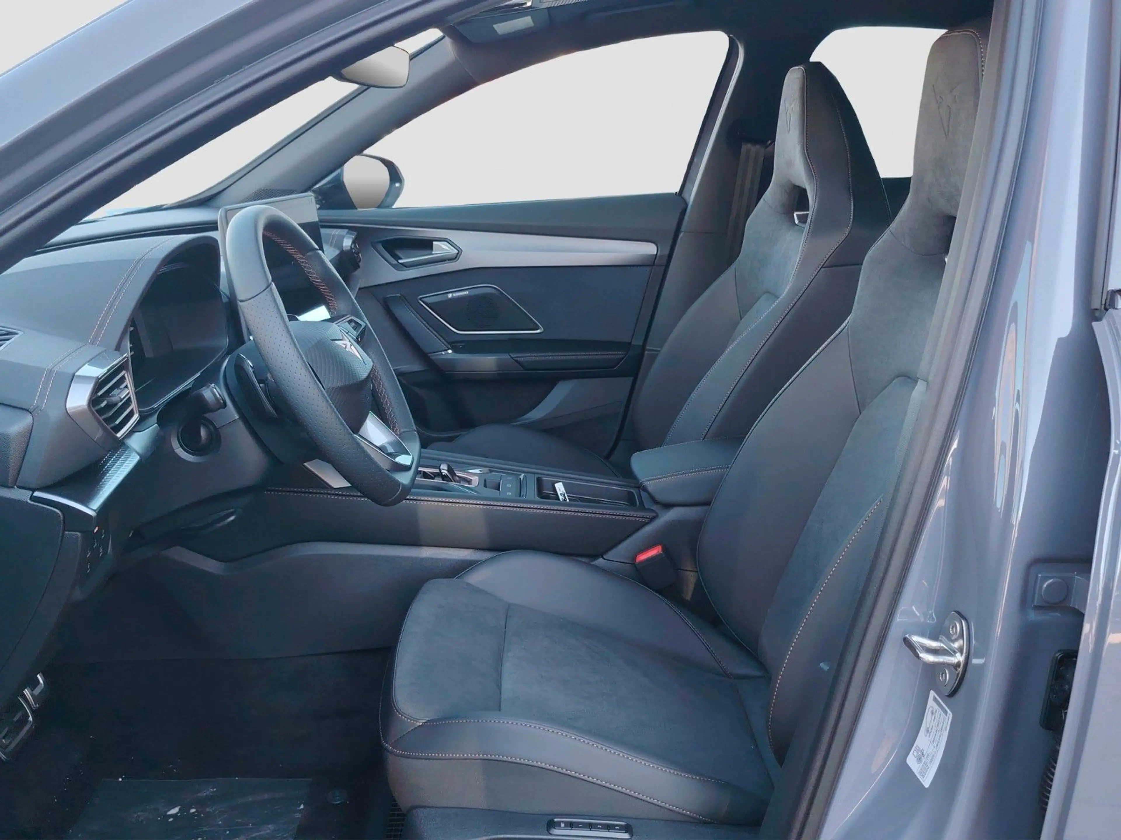 CUPRA Formentor VZ 1.5TSI e-Hybr. 200kW Pano LED ACC — photo 7
