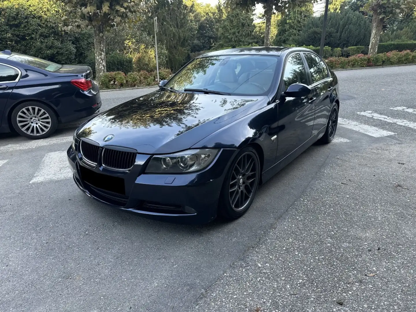 BMW 320 320d Bleu - 1