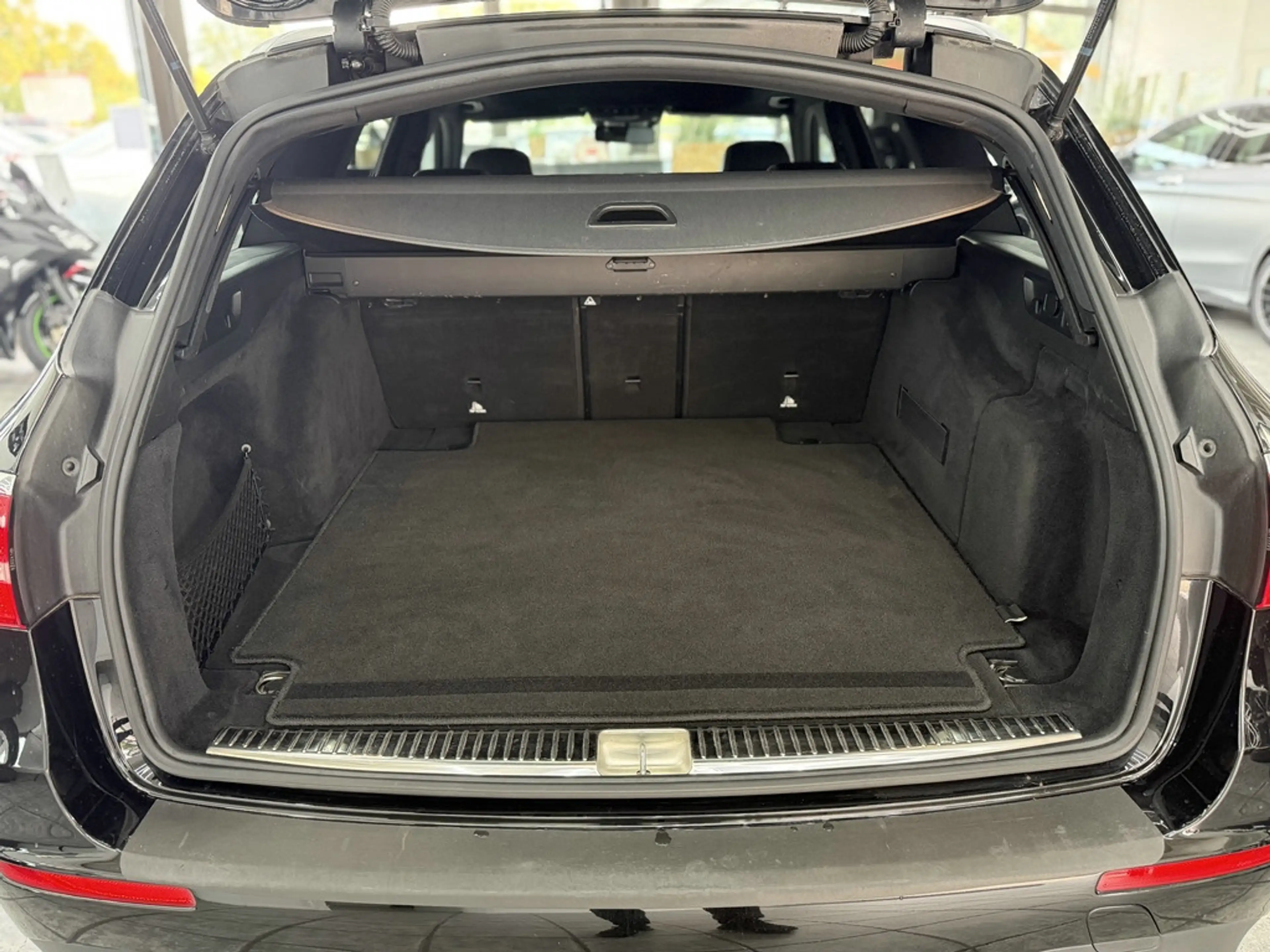 Mercedes-Benz E 400 T d 4Matic AMG-Line, LED, Pano, Burmester — photo 14