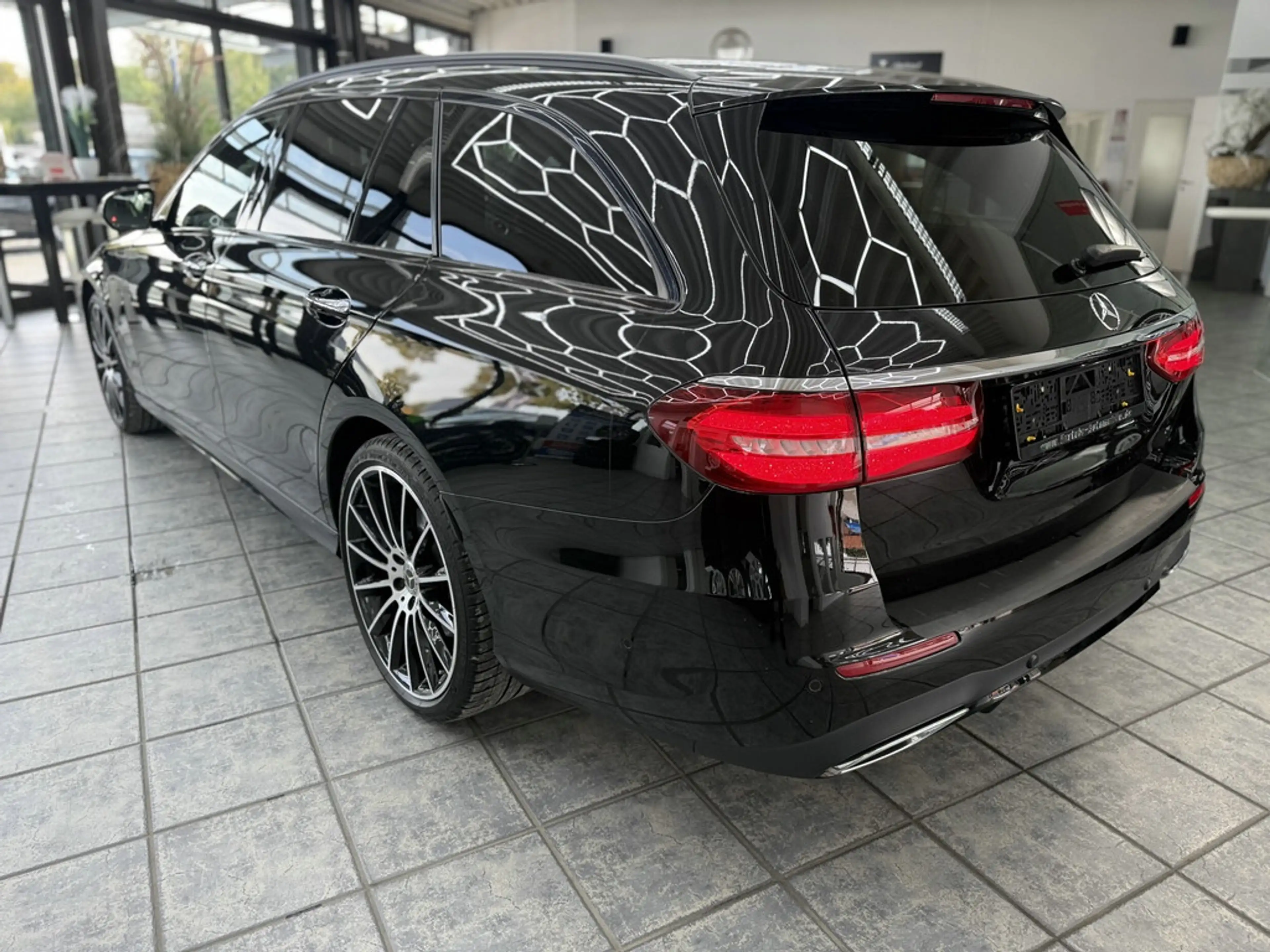Mercedes-Benz E 400 T d 4Matic AMG-Line, LED, Pano, Burmester — photo 8