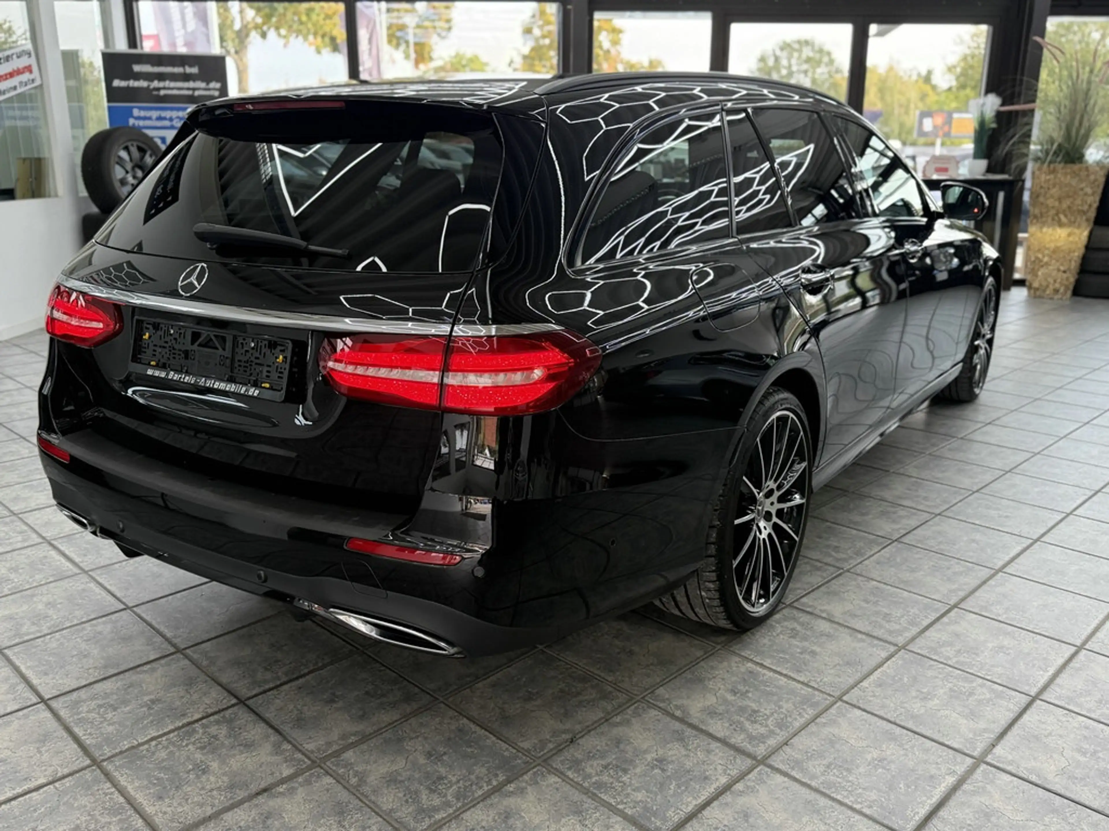 Mercedes-Benz E 400 T d 4Matic AMG-Line, LED, Pano, Burmester — photo 12