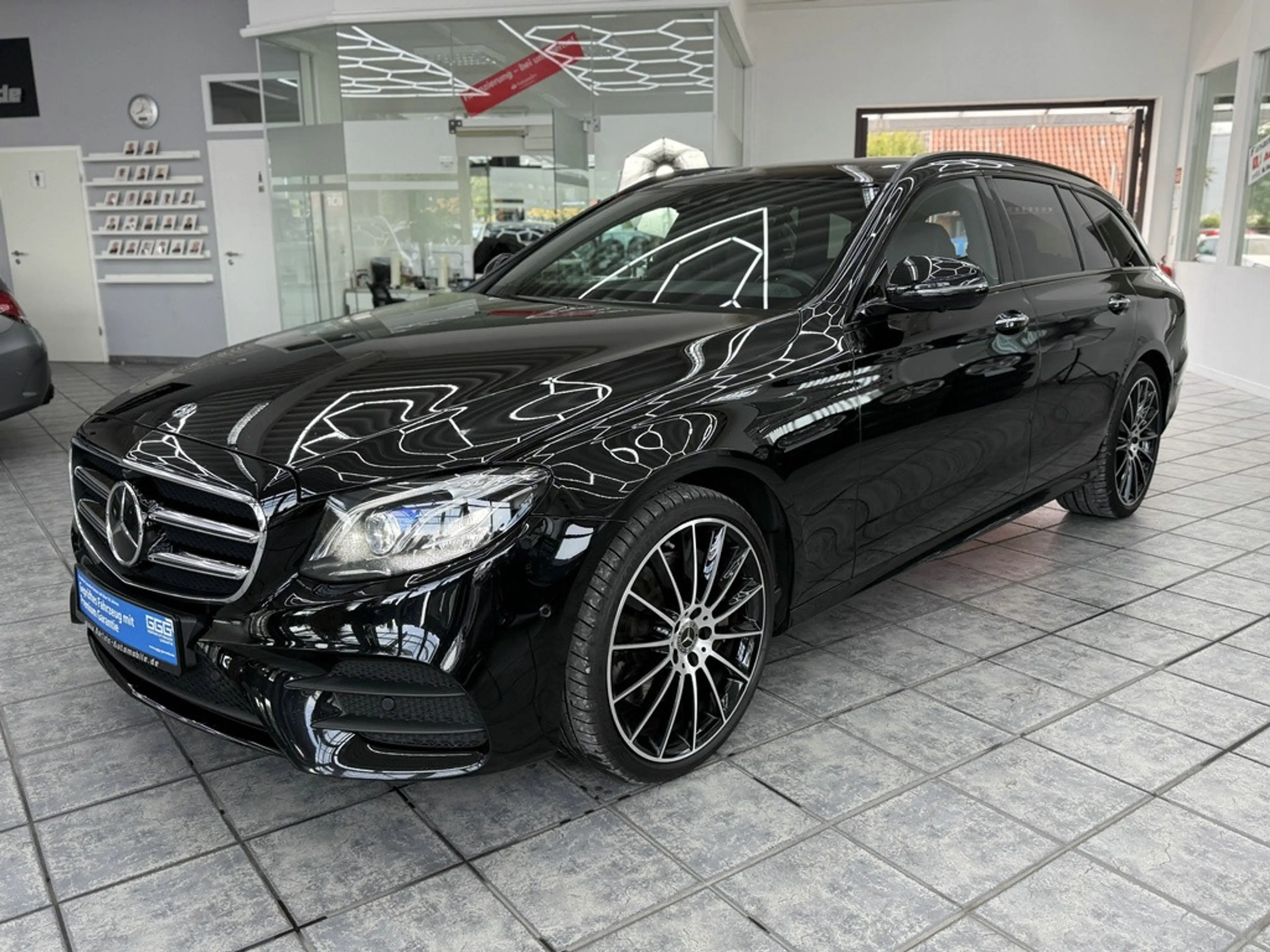 Mercedes-Benz E 400 T d 4Matic AMG-Line, LED, Pano, Burmester — photo 4