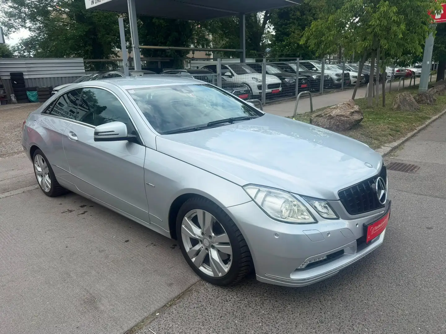 Mercedes-Benz E 250 E 250 BlueEfficiency CDI Aut. Grau - 1