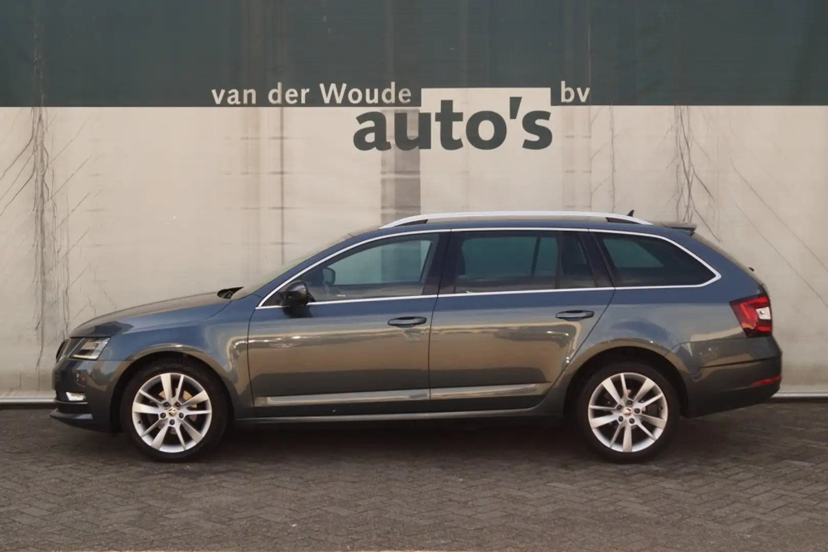 Skoda Octavia Combi 1.6 TDI Style -LED-NAVI-ECC-PDC- Grau - 1
