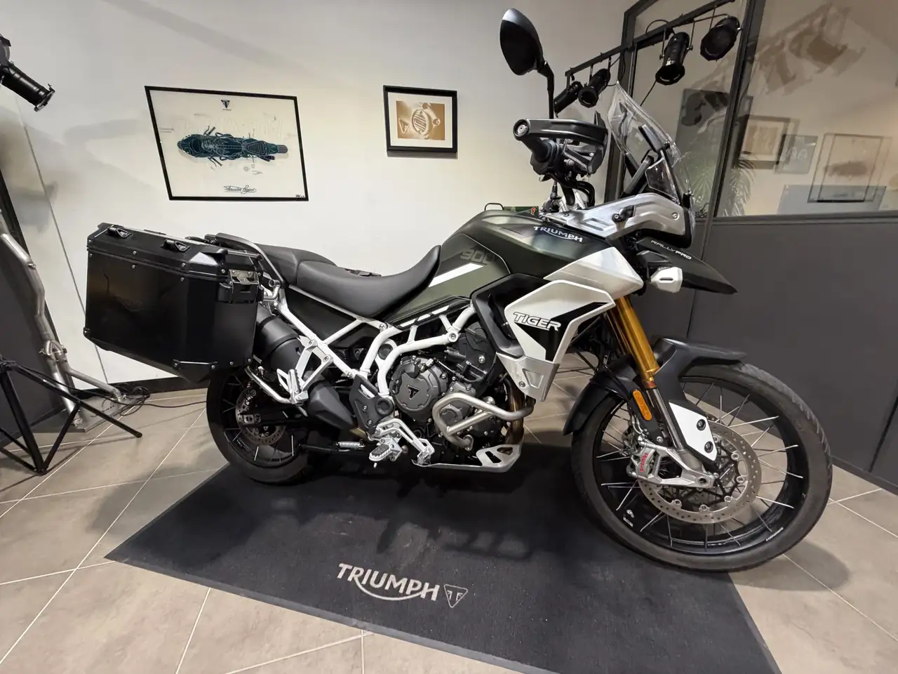 Triumph Tiger 900