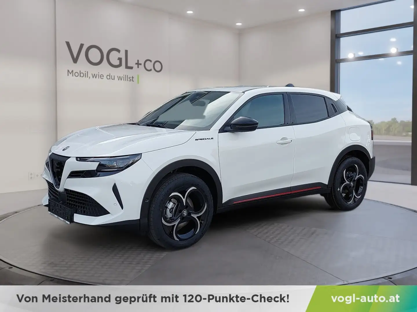 Alfa Romeo Junior Ibrida Speciale 1.2 145PS Weiß - 1