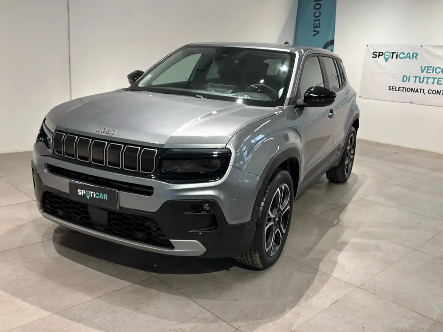 Jeep Avenger Avenger 1.2 Turbo 110 CV MHEV Summit Grau - 1