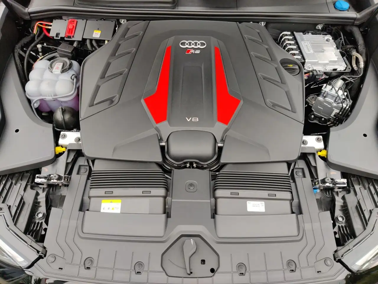 Audi RS Q8 SUV performance AHK*305kmh*FahrwerkAdv*StH 16