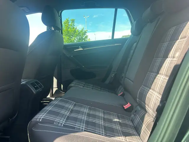 Volkswagen Golf view 13