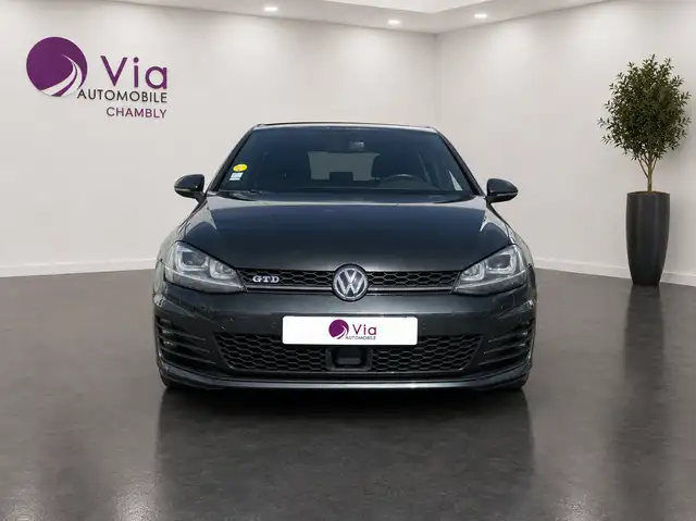 Volkswagen Golf view 2