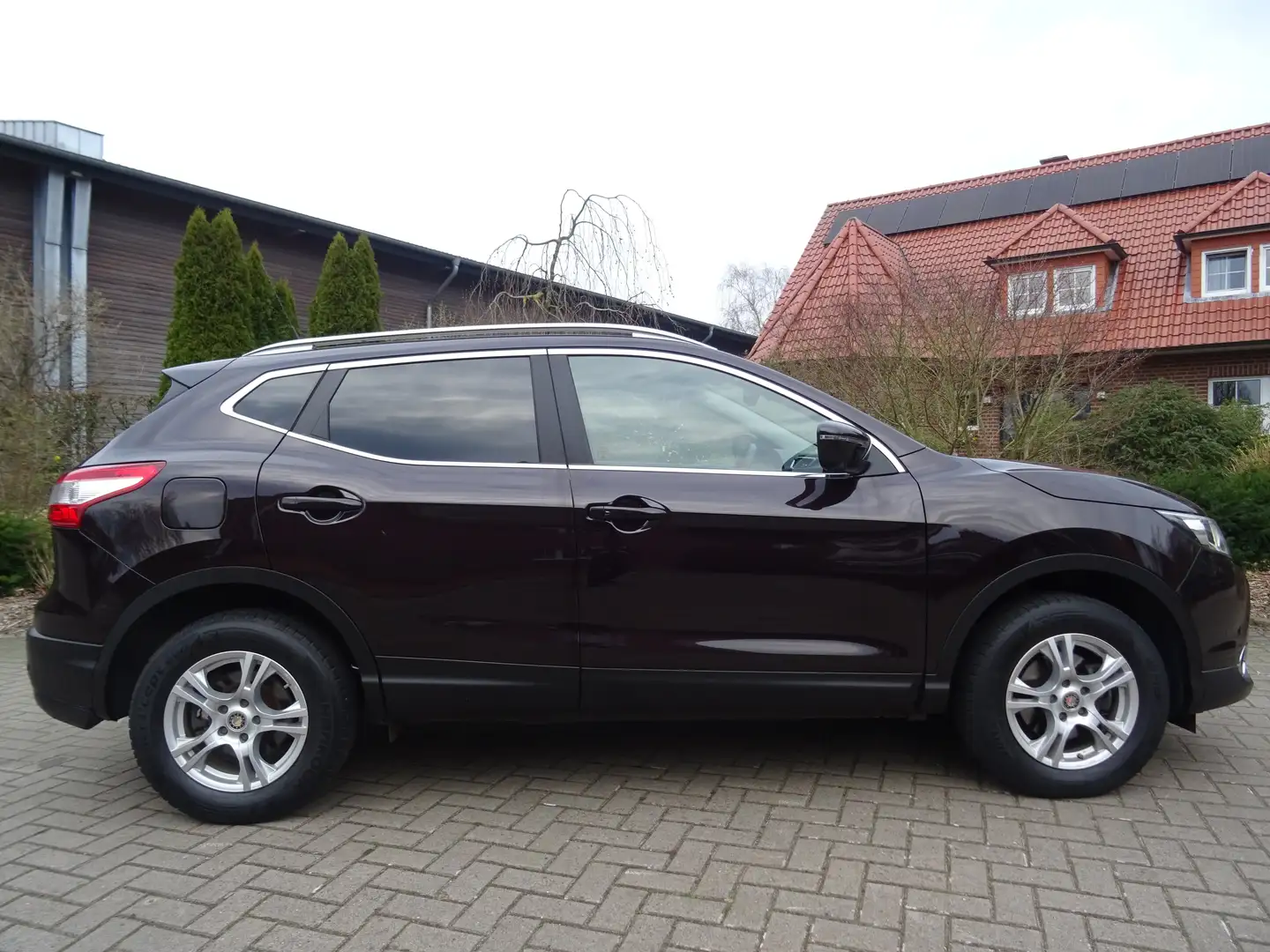 Nissan Qashqai 360° Violett - 2