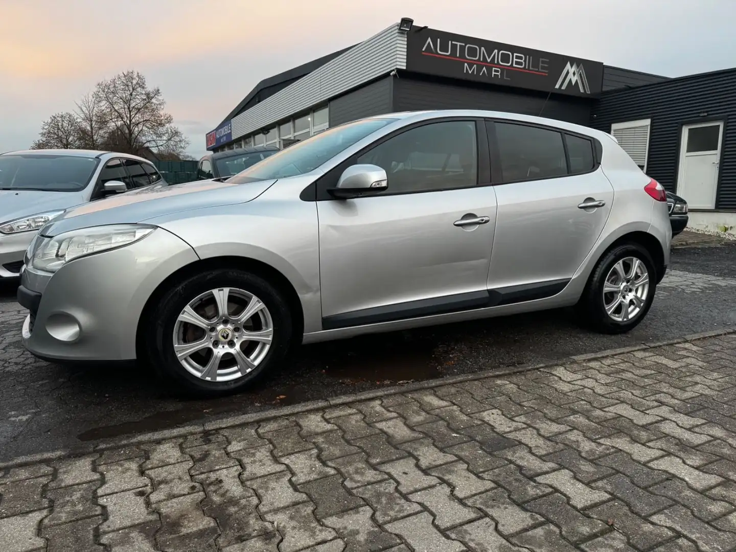 Renault Megane III Lim. 5-trg. Dynamique|AUTOMATIK|KAMER Szary - 1