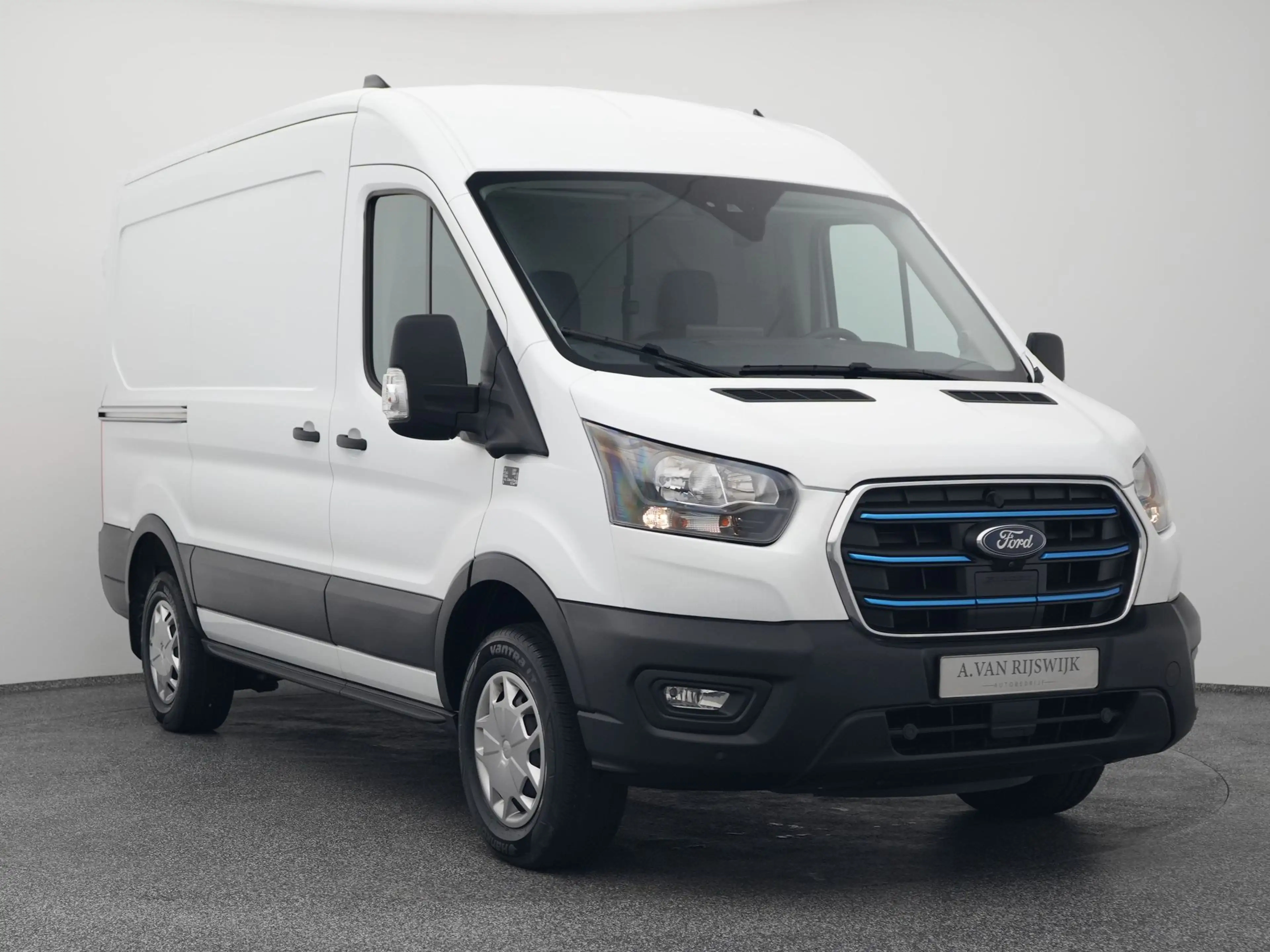 Ford E-Transit 350 L2H2 Ambiente 68 kWh 50 L2H2 Trend 68 kWh | CA — photo 2