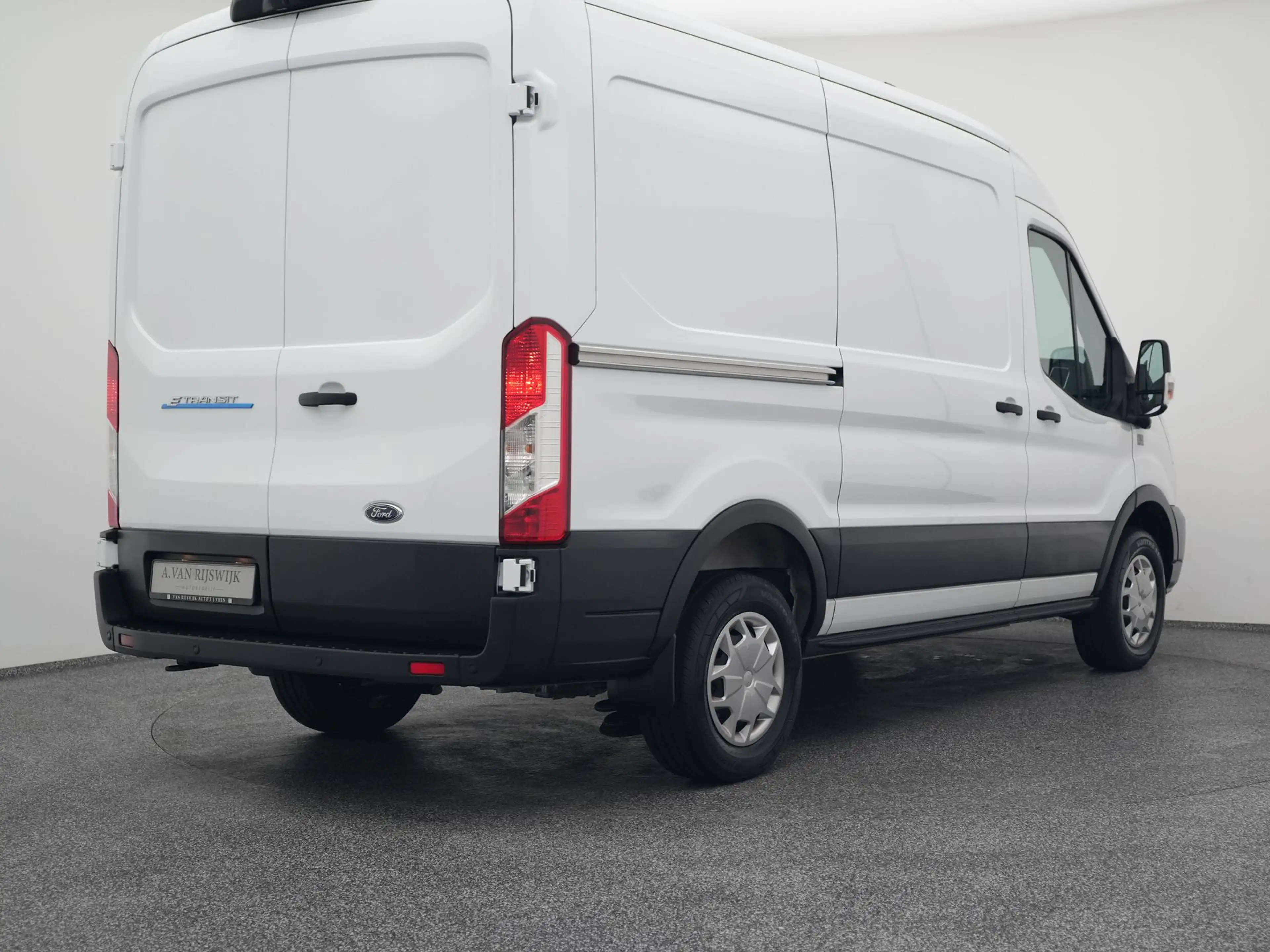 Ford E-Transit 350 L2H2 Ambiente 68 kWh 50 L2H2 Trend 68 kWh | CA — photo 5