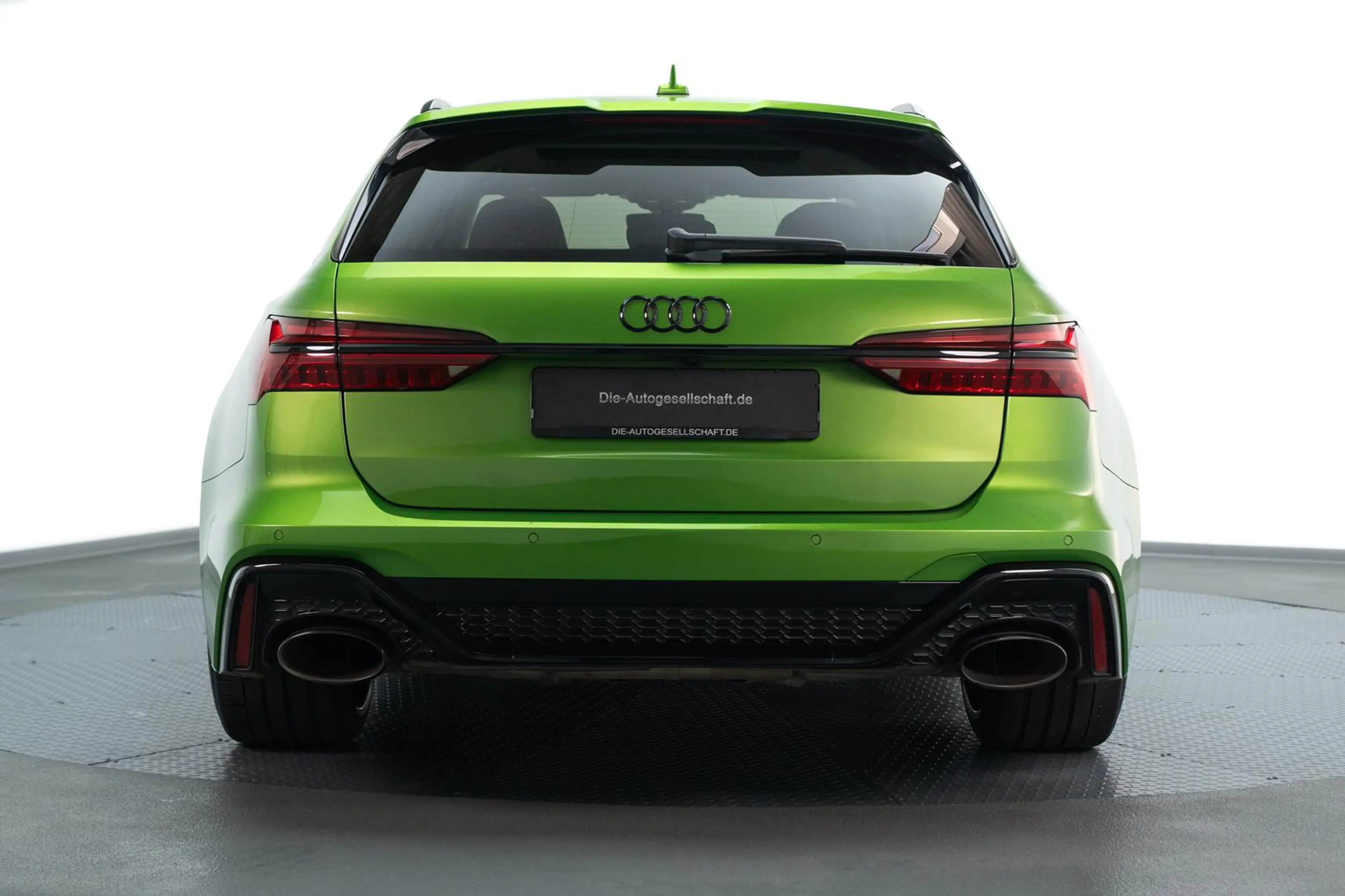 Audi RS6 4.0TFSI*JAVA GRÜN*MATRIX*KERAMIK*1.HAND*PANO* — photo 8