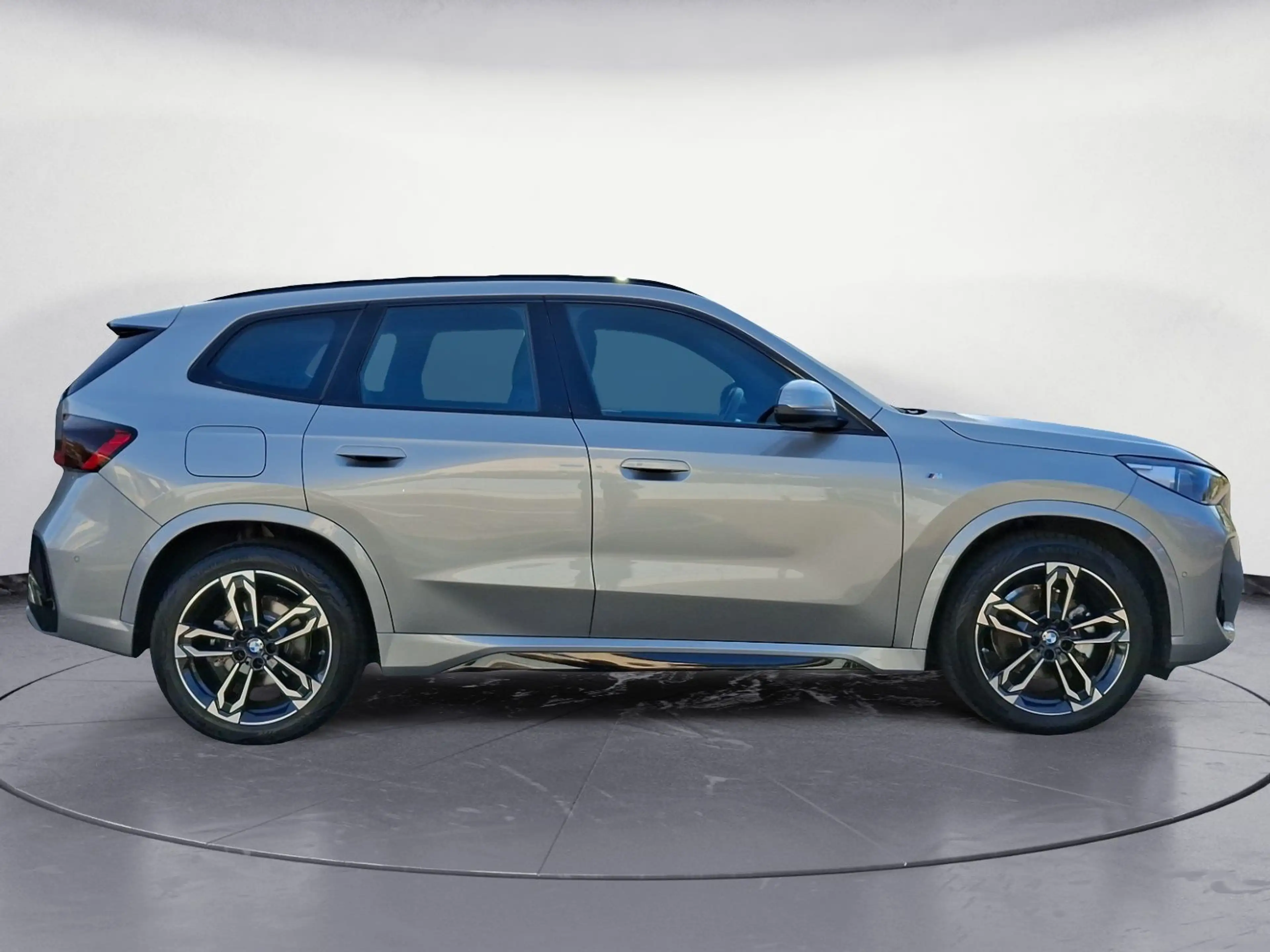 BMW X1 xDrive20d M Sportpaket AHK Harman&Kardon 19 Z — photo 7