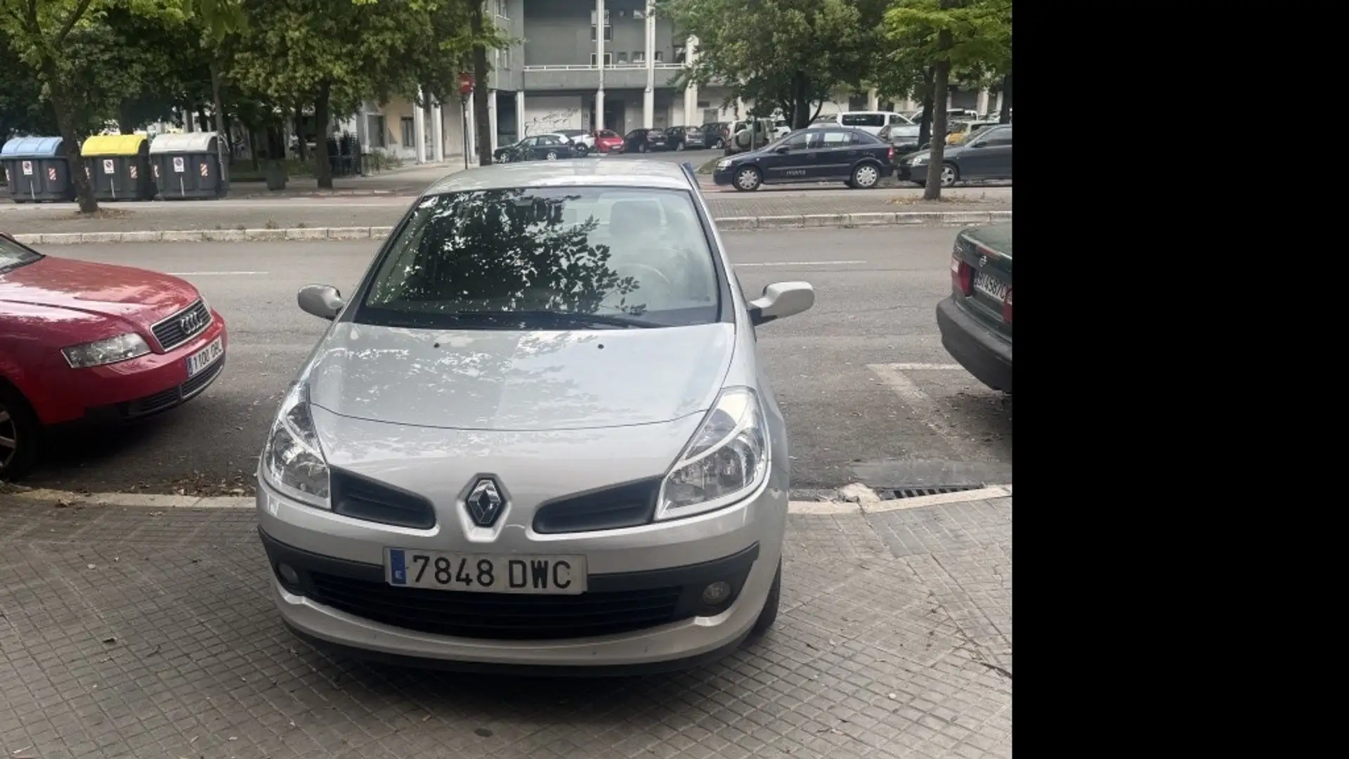 Renault Clio 1.4 Luxe Privilege Grau - 1
