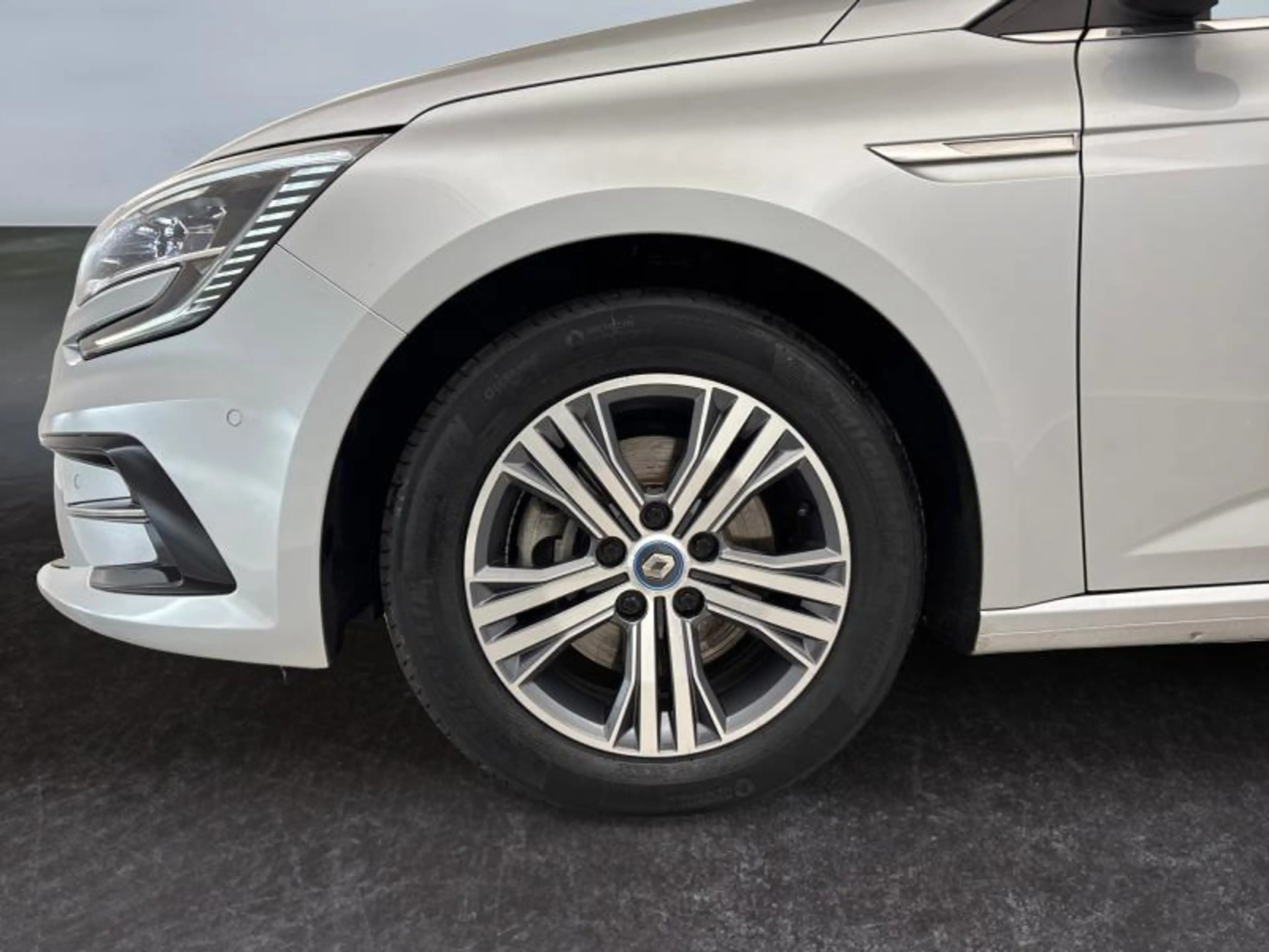 Renault Megane 1.6i E-Tech Intens 140 Hp — photo 9