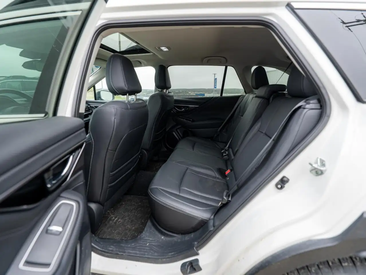 Subaru OUTBACK photo Subaru OUTBACK