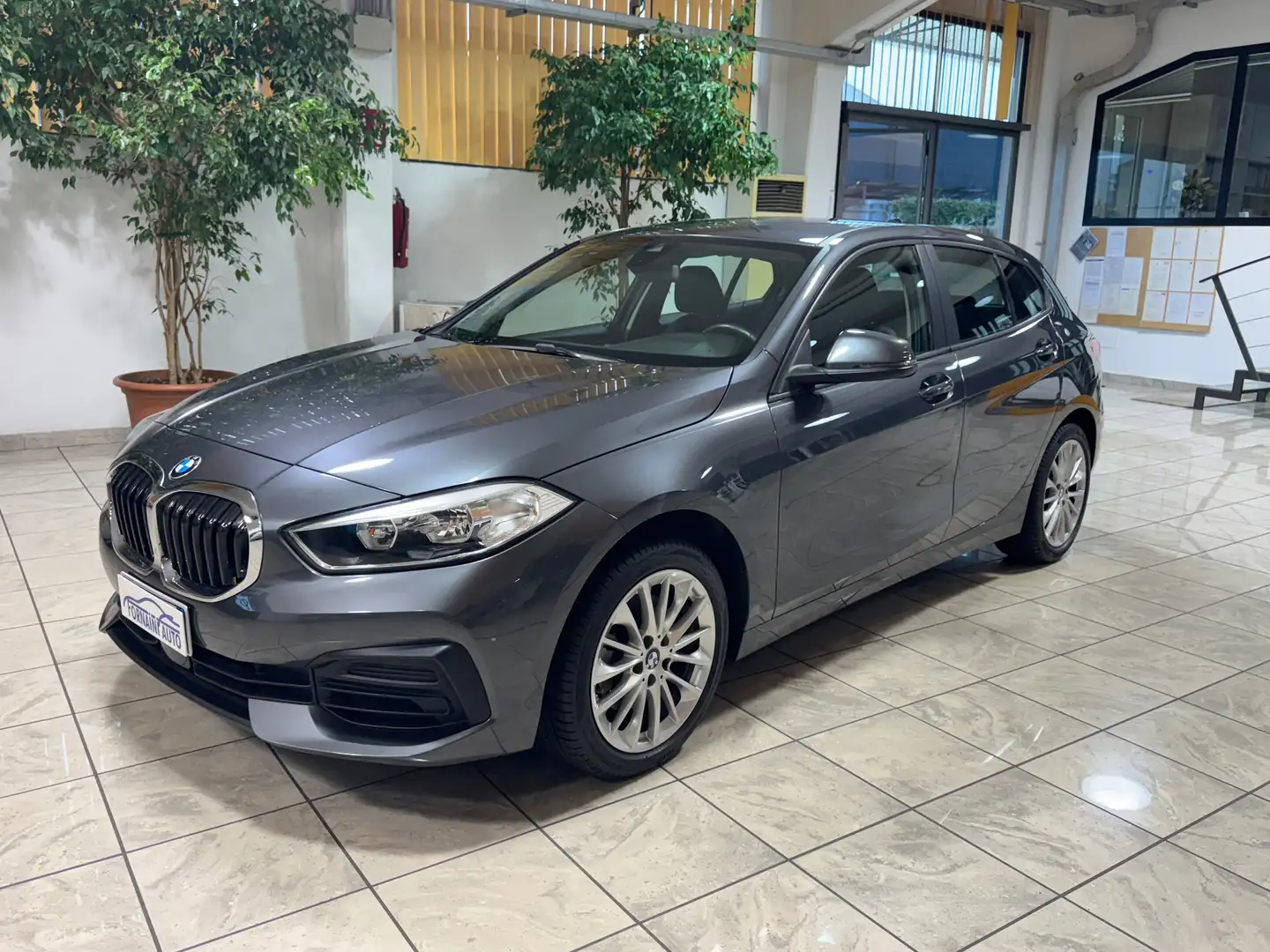 BMW 116 116d ADVANTAGE AUTOM. AZIENDALE GUIDABILE NEOPAT. Grigio - 1