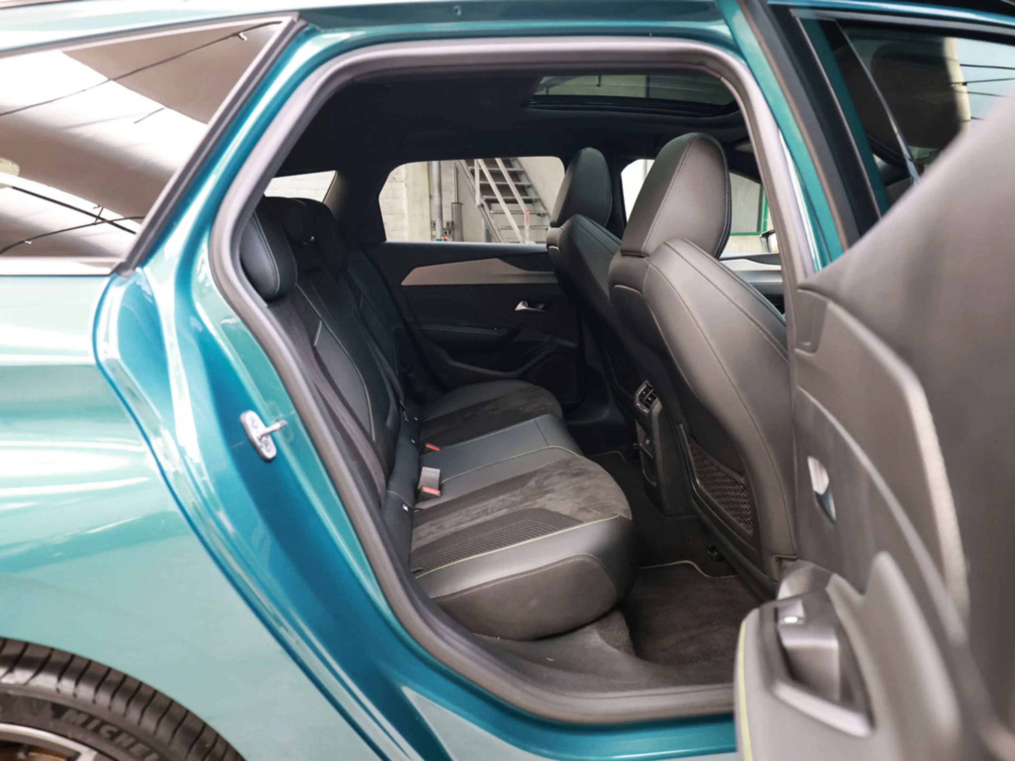 Peugeot 308 SW GT PureTech 130 EAT8 ACC PANO 360° BT — photo 5