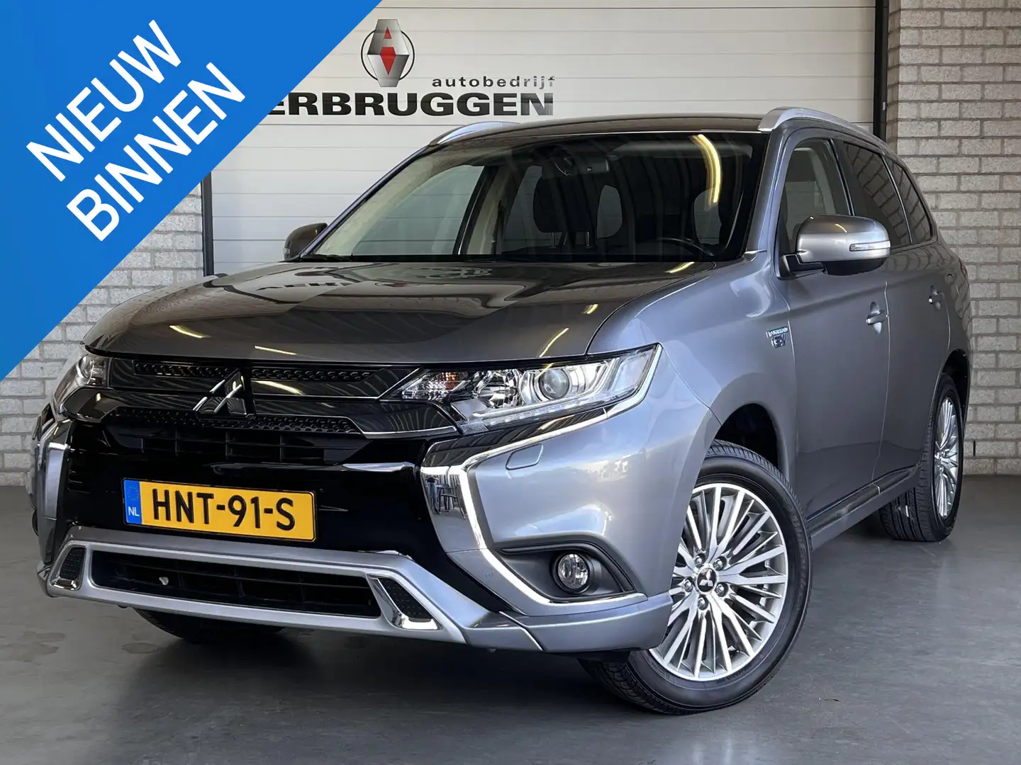 Mitsubishi Outlander 2.4 PHEV Pure+ | Trekhaak | 18" LMV | Carplay | Ca Grijs - 1