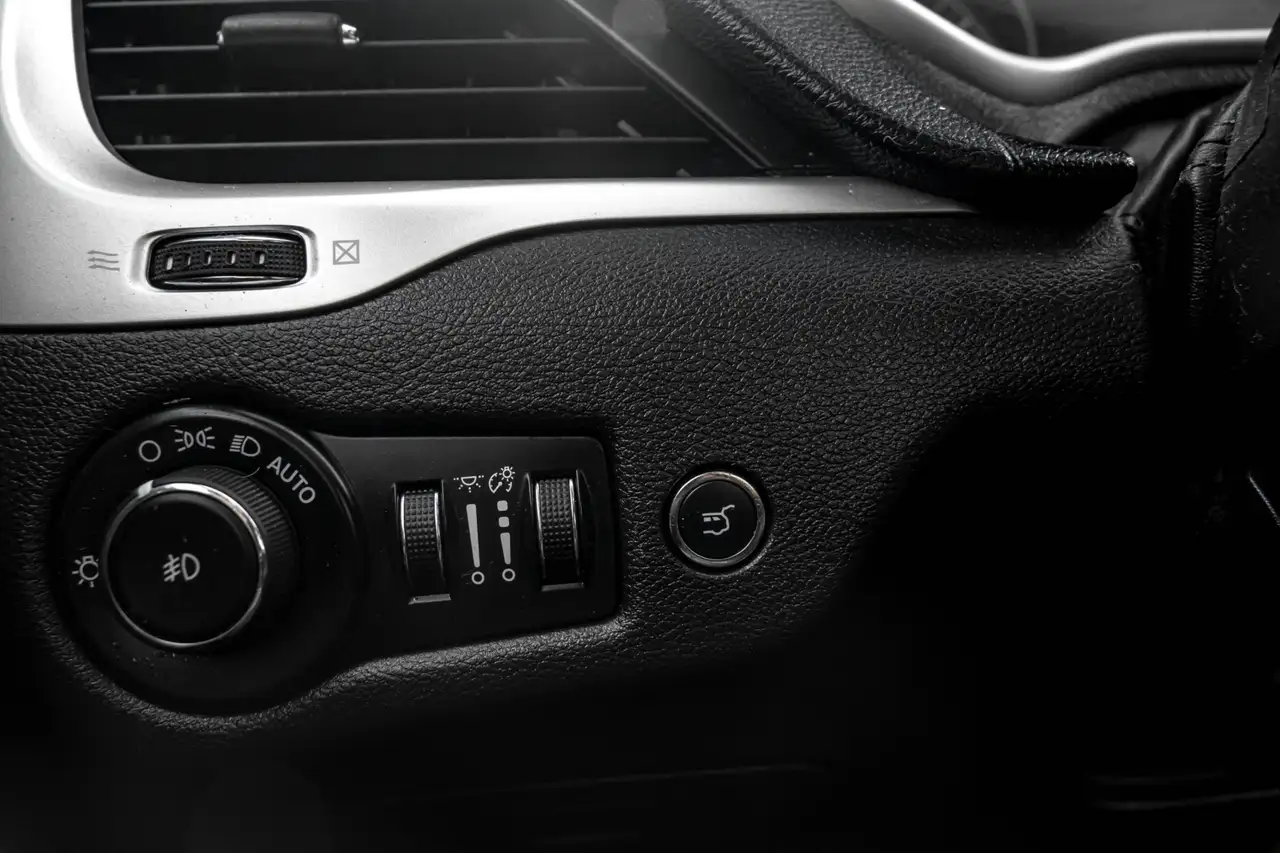 Jeep Cherokee снимка Jeep Cherokee