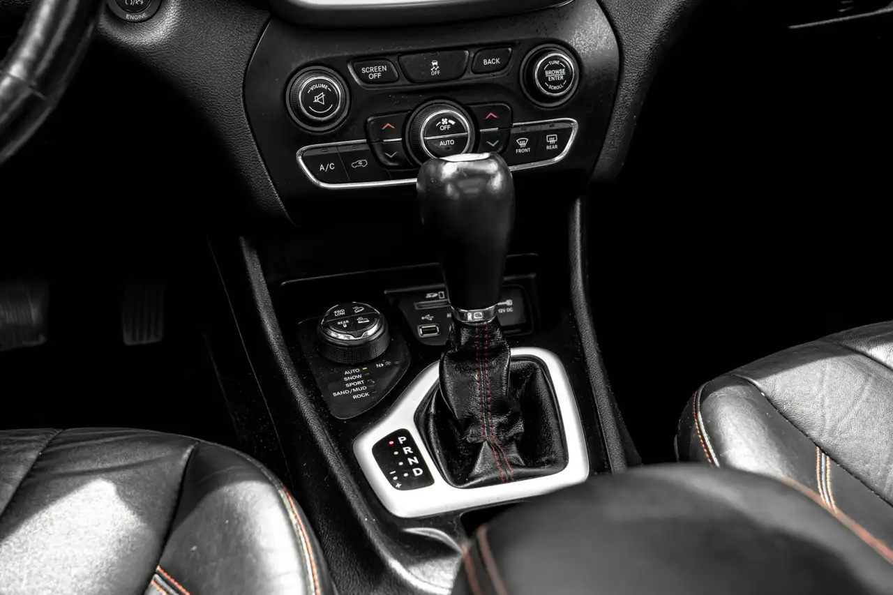 Jeep Cherokee снимка Jeep Cherokee