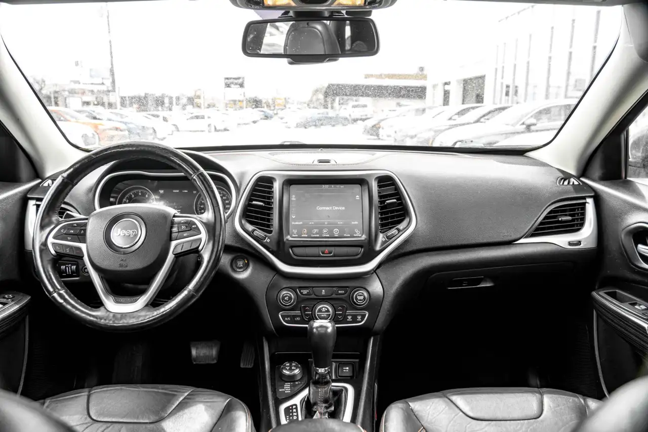 Jeep Cherokee снимка Jeep Cherokee