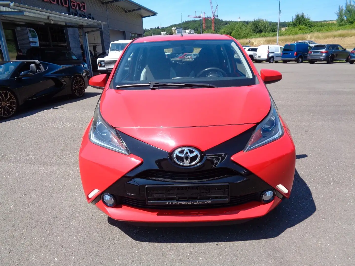 Toyota Aygo AYGO x-play touch Rot - 2