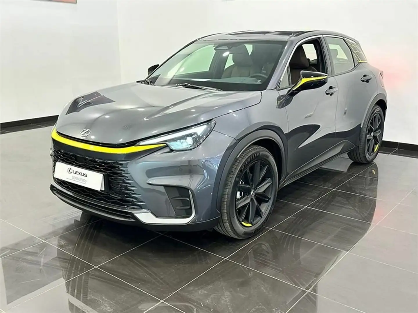Lexus LBX ELEGANT + PACK MATCH POINT Šedá - 1