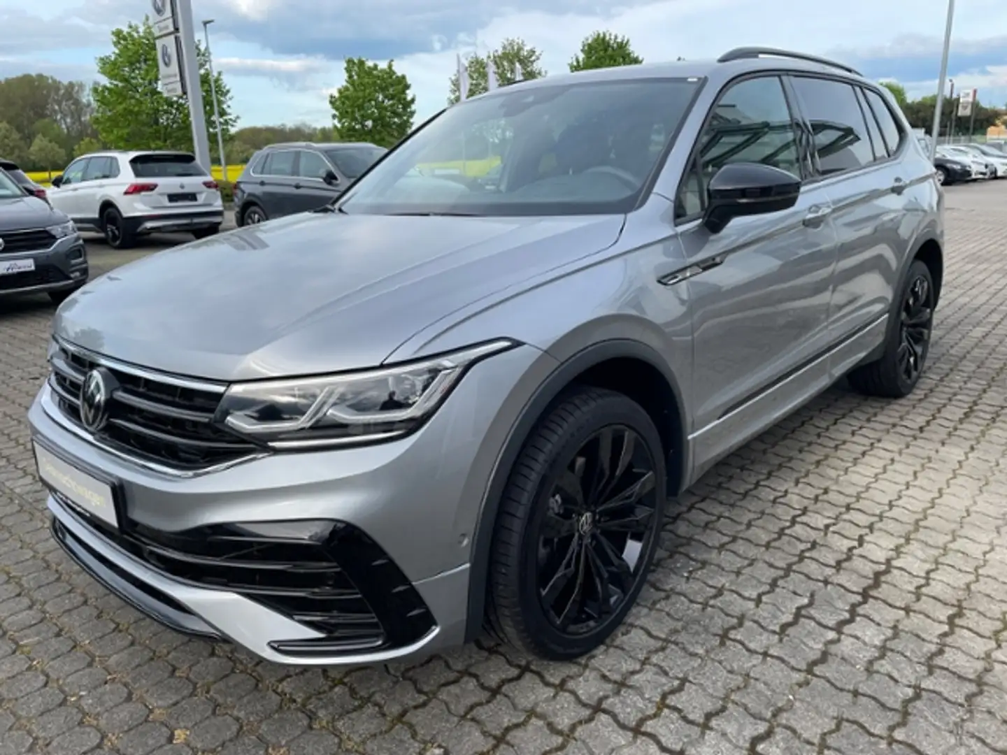 Volkswagen Tiguan Allspace R-Line 2.0 TSI OPF 4MOT+AHZV+PANO Argent - 2