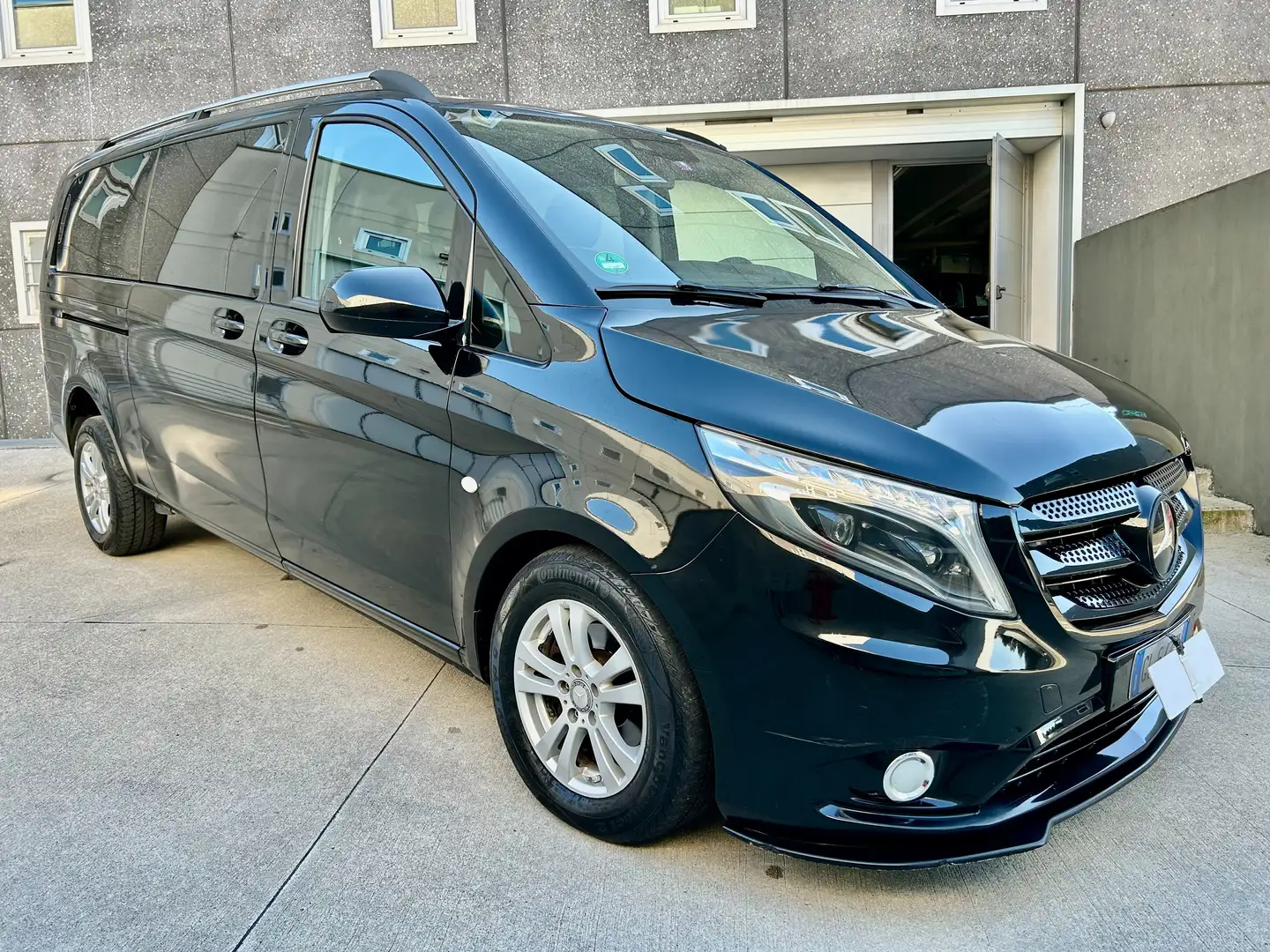 Mercedes-Benz Vito TOURER PREMIUM AMG Long - 9 POSTI!! PREZZO + IVA!! Schwarz - 1