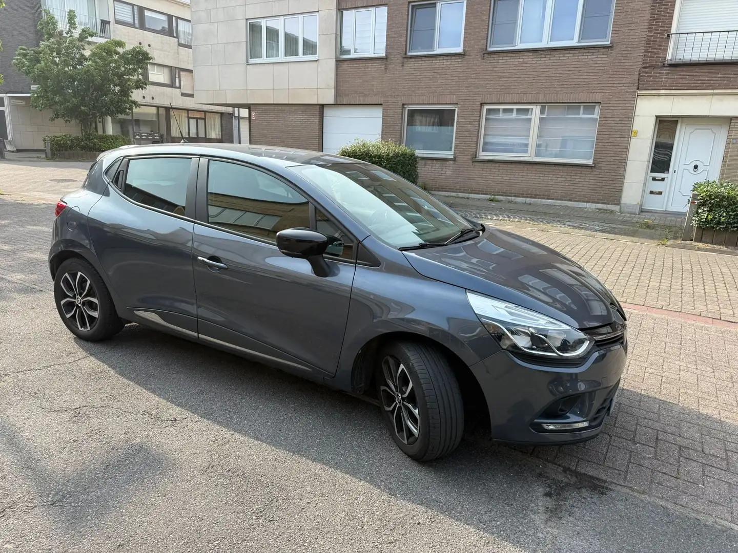 Renault Clio - 1