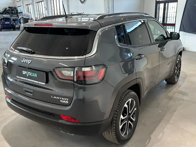Jeep Compass view 4
