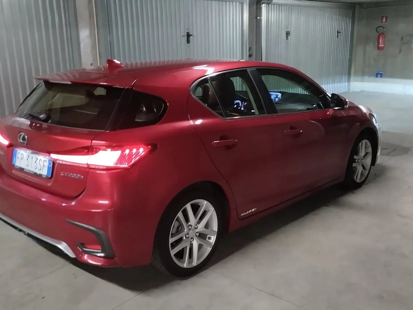 Lexus CT 200h 1.8 hybrid Executive cvt Red - 1