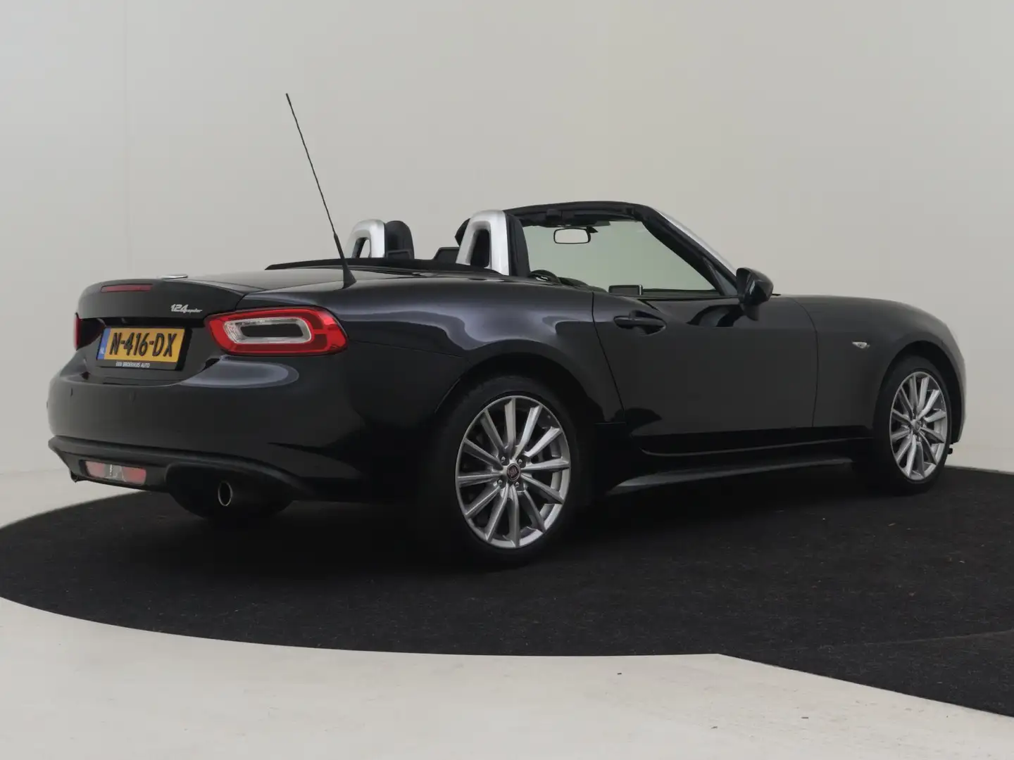 Fiat 124 Spider Turbo Lusso 140pk | Camera achter | Navigatie | St Zwart - 2