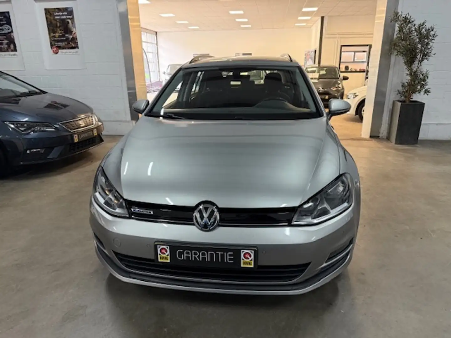 Volkswagen Golf Variant 1.0 TSI Comfortline Grijs - 2