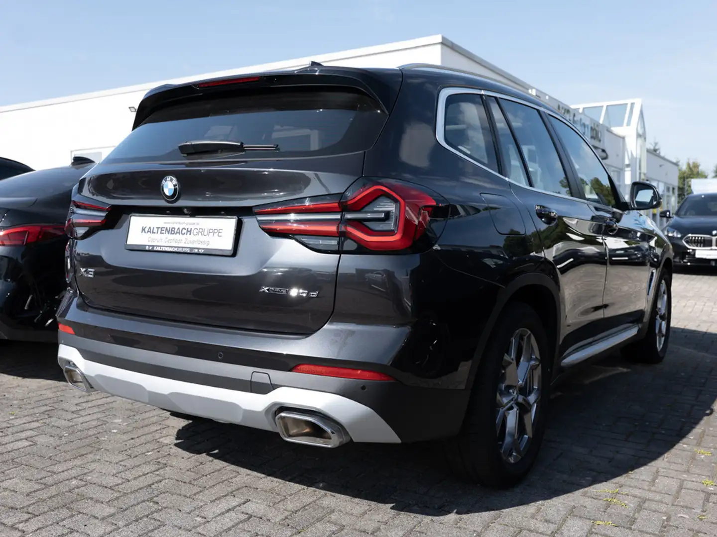 BMW X3 xDrive 20d LASER PANO AHK HUD ACC NAVI H/K Grijs - 2