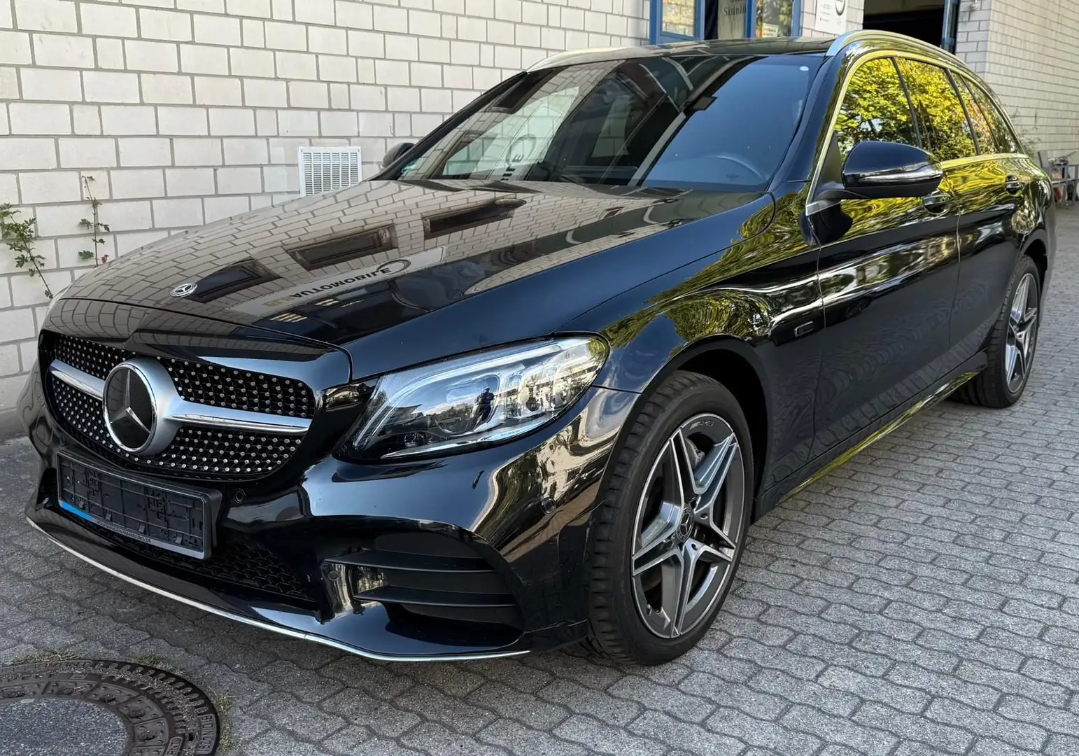 Mercedes-Benz C 300 T de AMG-Line Pano/LED/RFK/TotW/DisTr/1.Hd Noir - 2