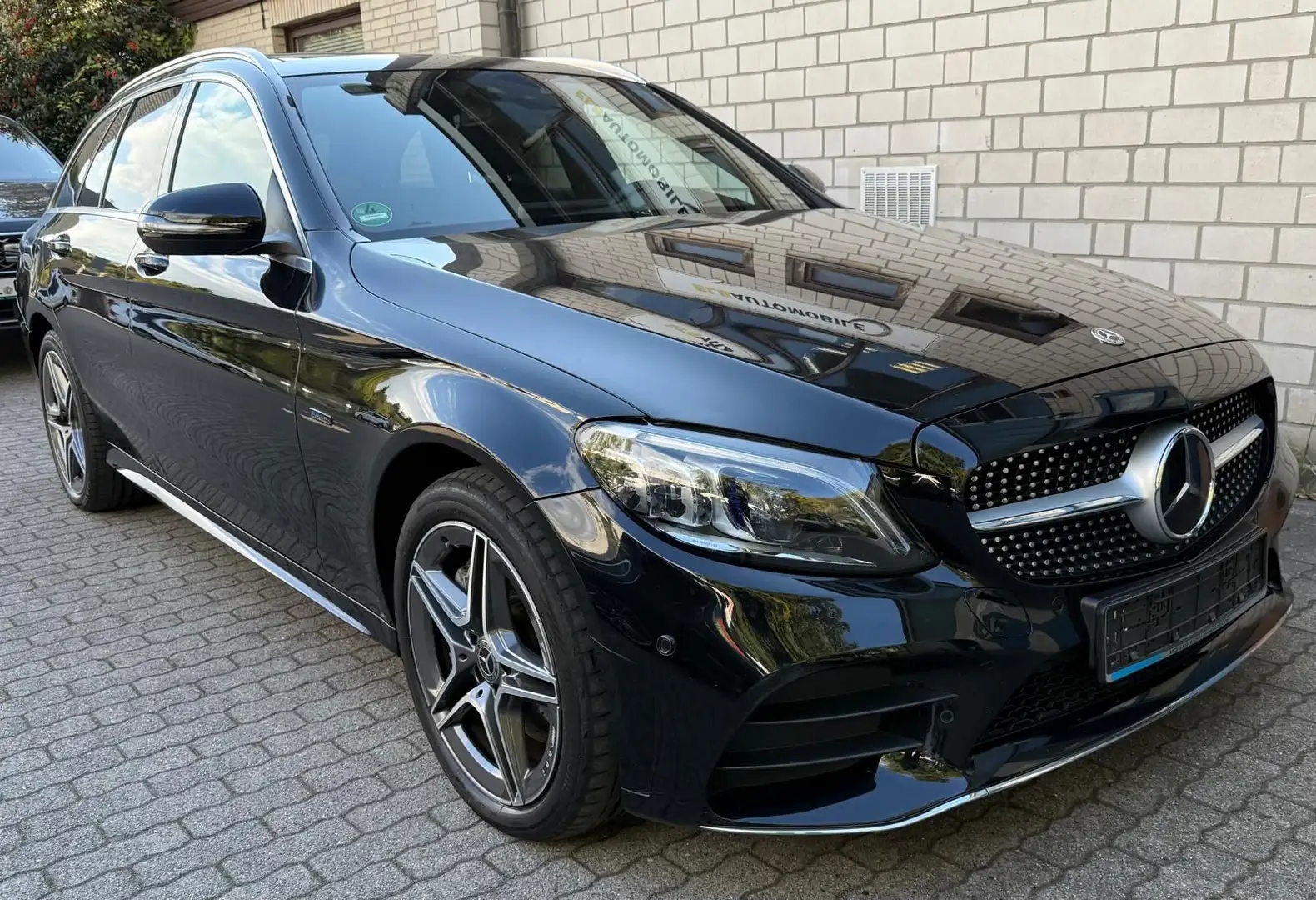 Mercedes-Benz C 300 T de AMG-Line Pano/LED/RFK/TotW/DisTr/1.Hd Noir - 1