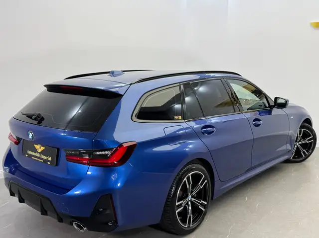 BMW 3 Series view 4