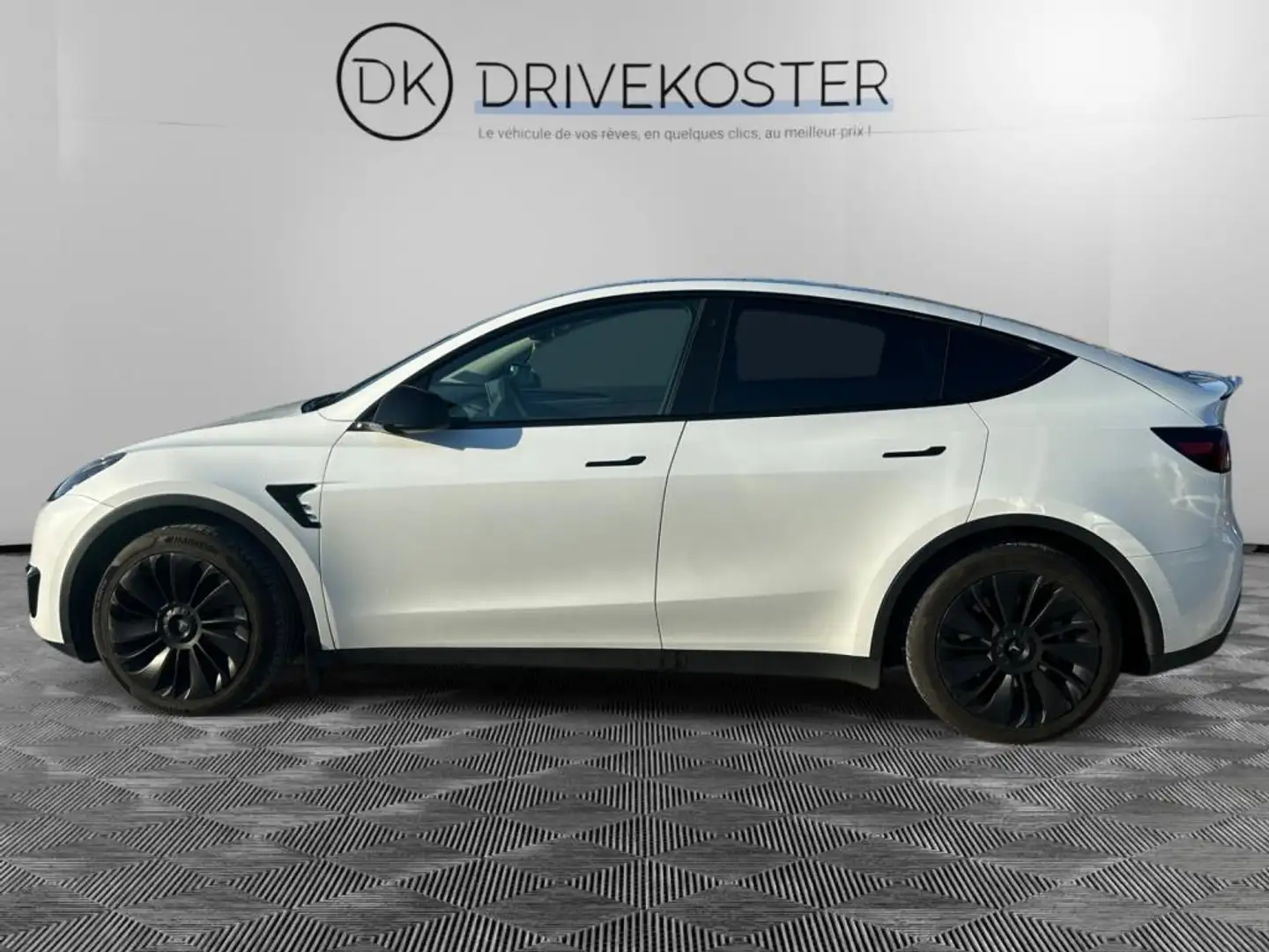Tesla Model Y Model Y RWD  Standard PHASE 1 - 2