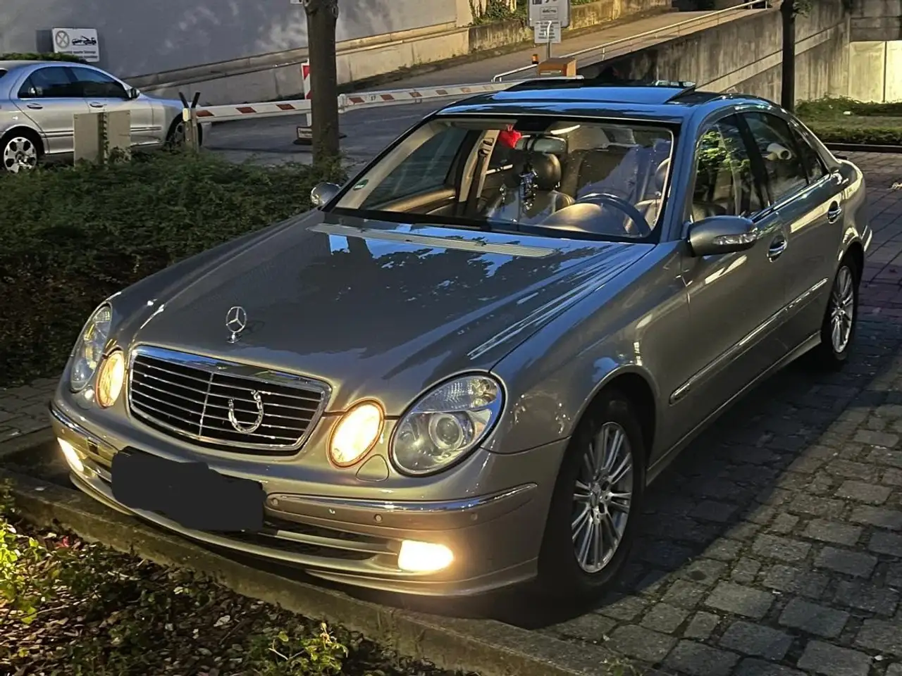 Mercedes-Benz E 320
