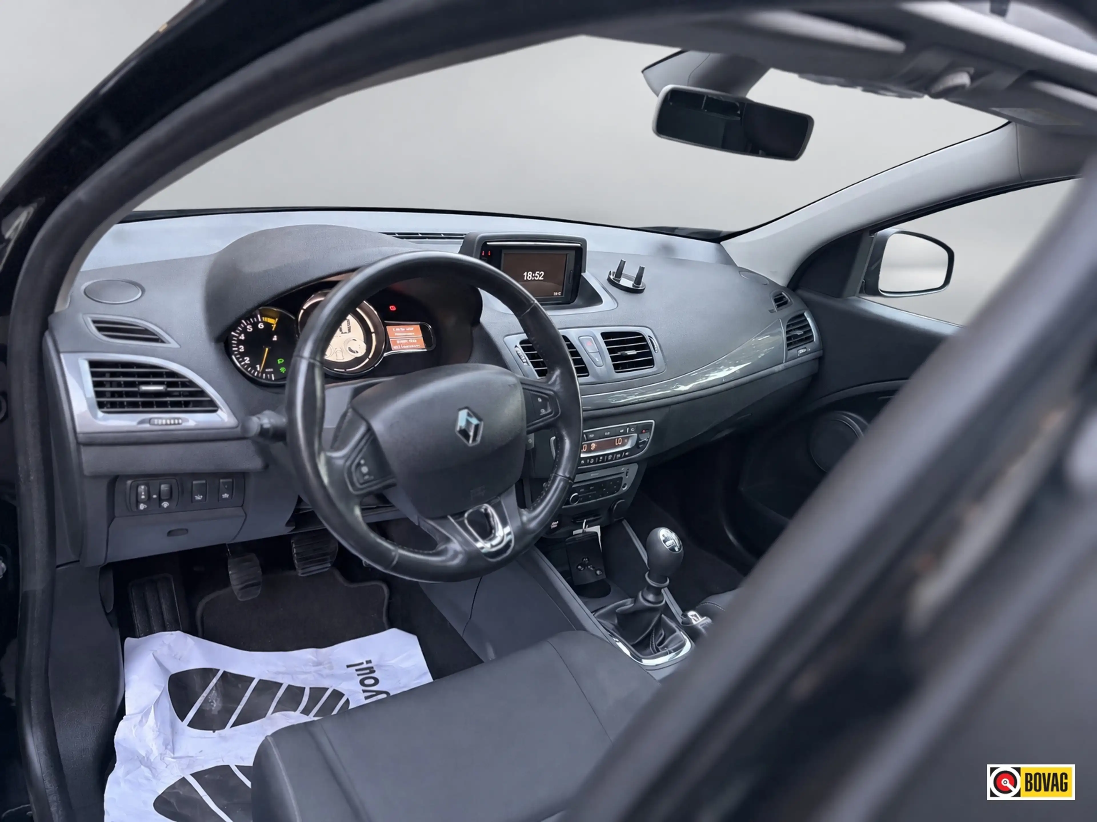Renault Megane Estate 1.2 TCe Limited NAVI TREKHAAK BLUETOOTH PAN — photo 12