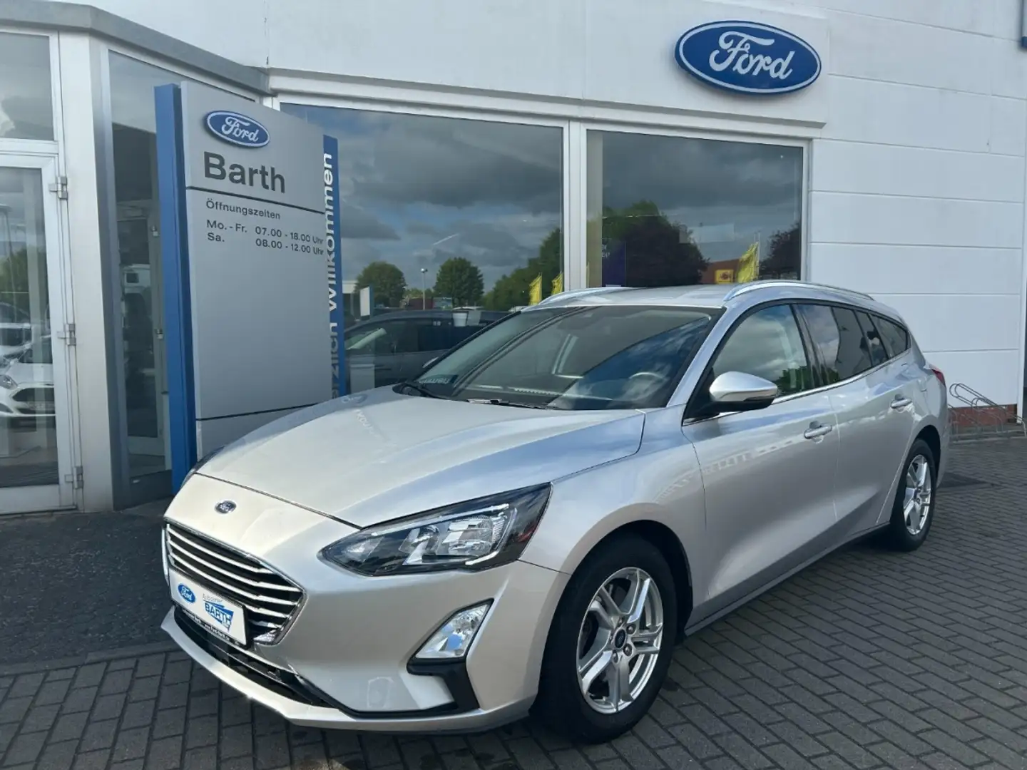 Ford Focus 1.5 EcoBlue Cool & Connect ACC AT-Motor neu Zilver - 2