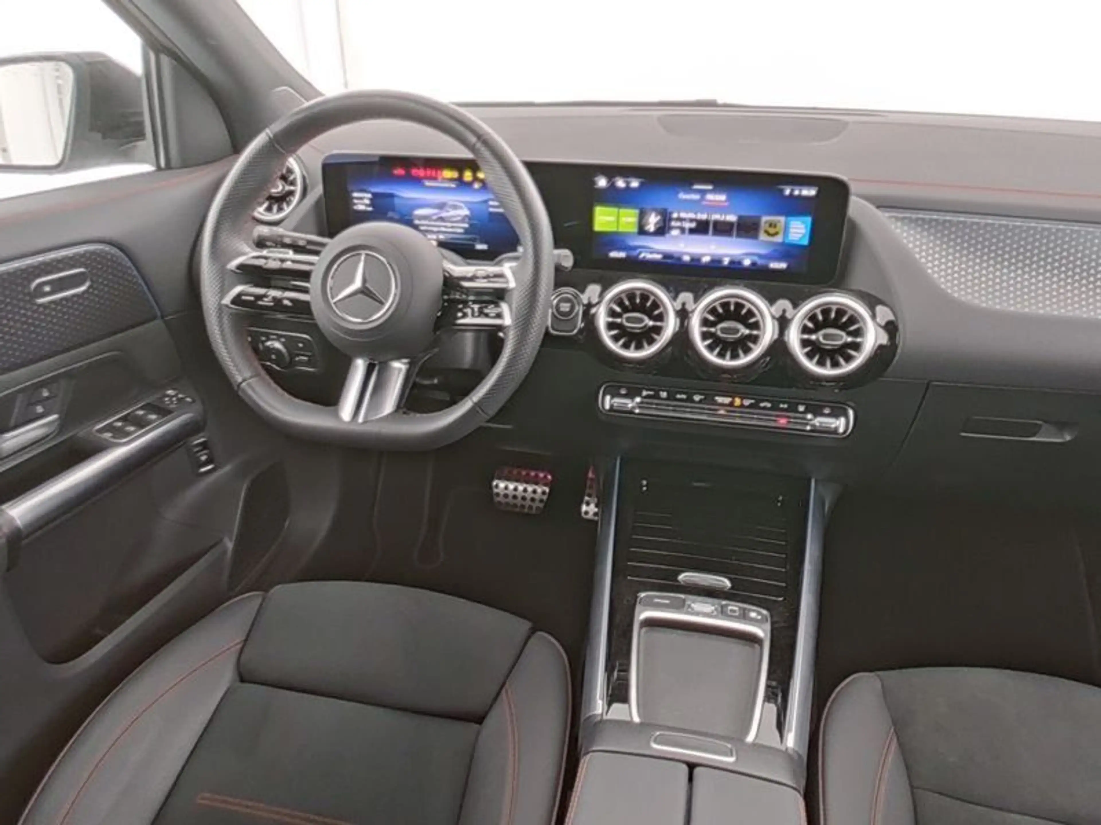 Mercedes-Benz EQA 250+ AMG-ADV+ NIGHT SOUND DISTRO WINTER WDGS — photo 8