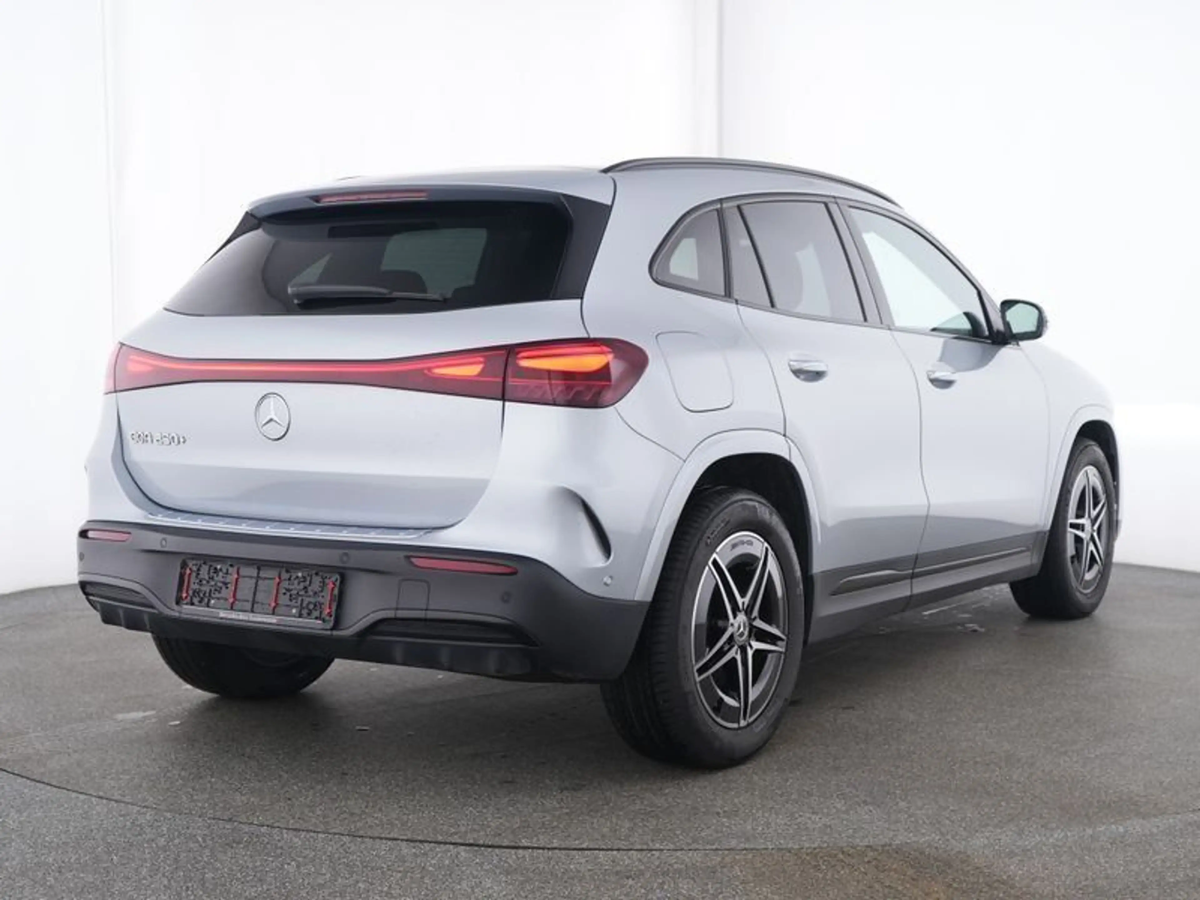Mercedes-Benz EQA 250+ AMG-ADV+ NIGHT SOUND DISTRO WINTER WDGS — photo 4