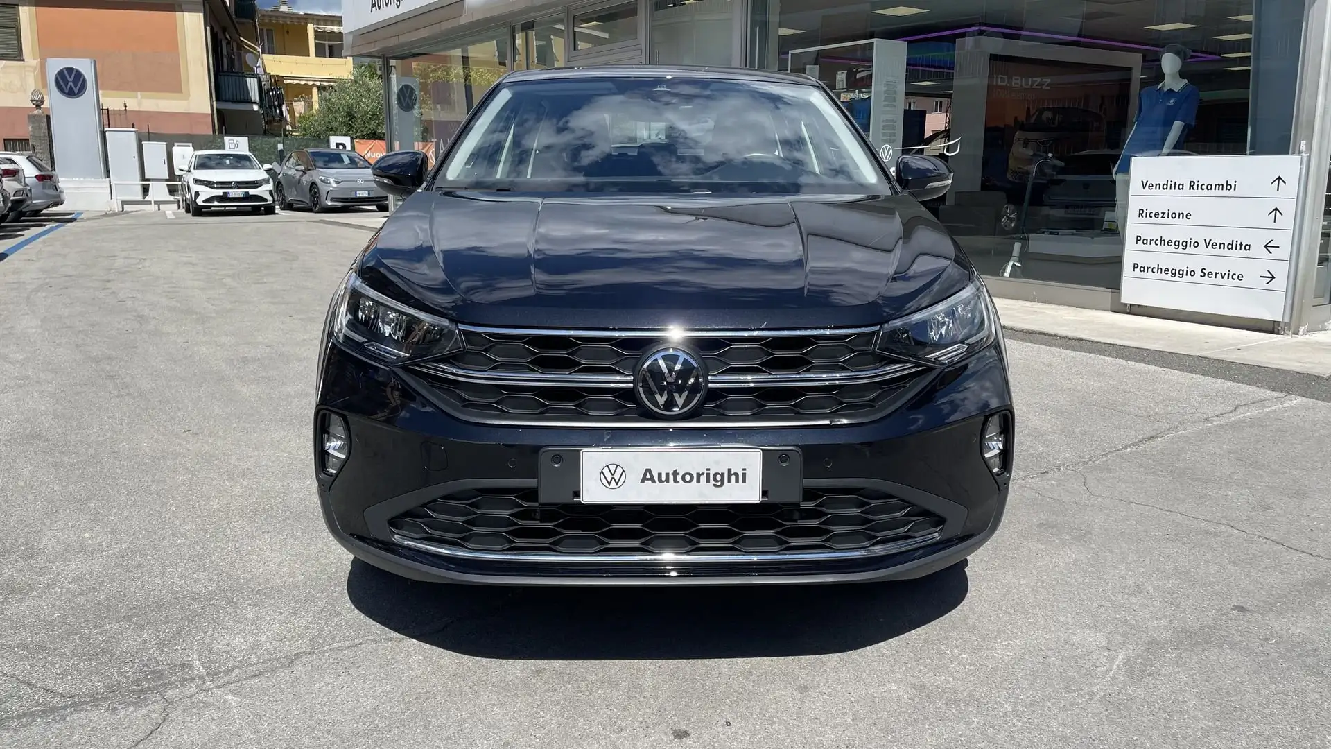 Volkswagen Taigo 1.0 TSI 95 CV Life Zwart - 2
